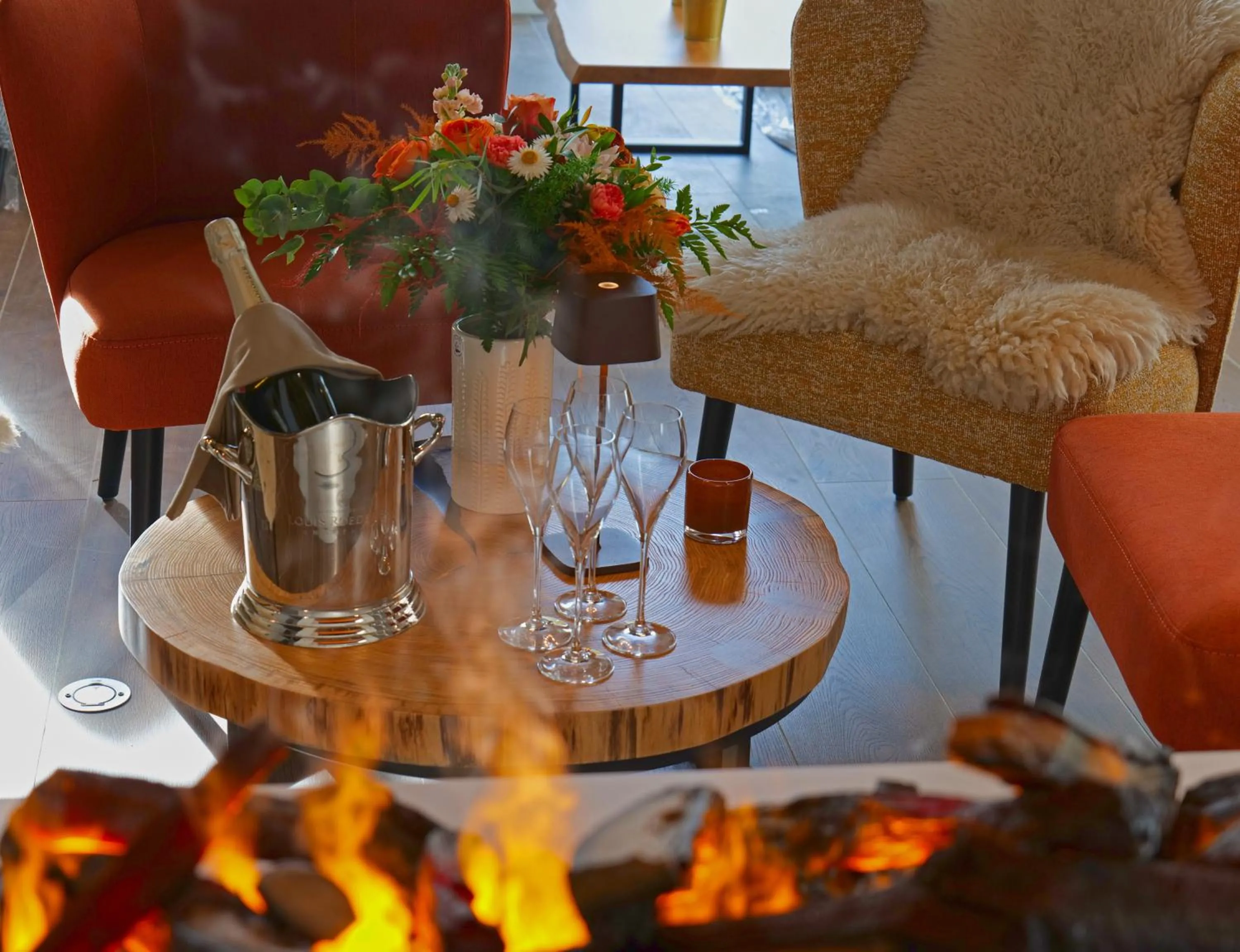 Lounge or bar in Garrigae Caserne de Briançon & SPA Cinq Mondes