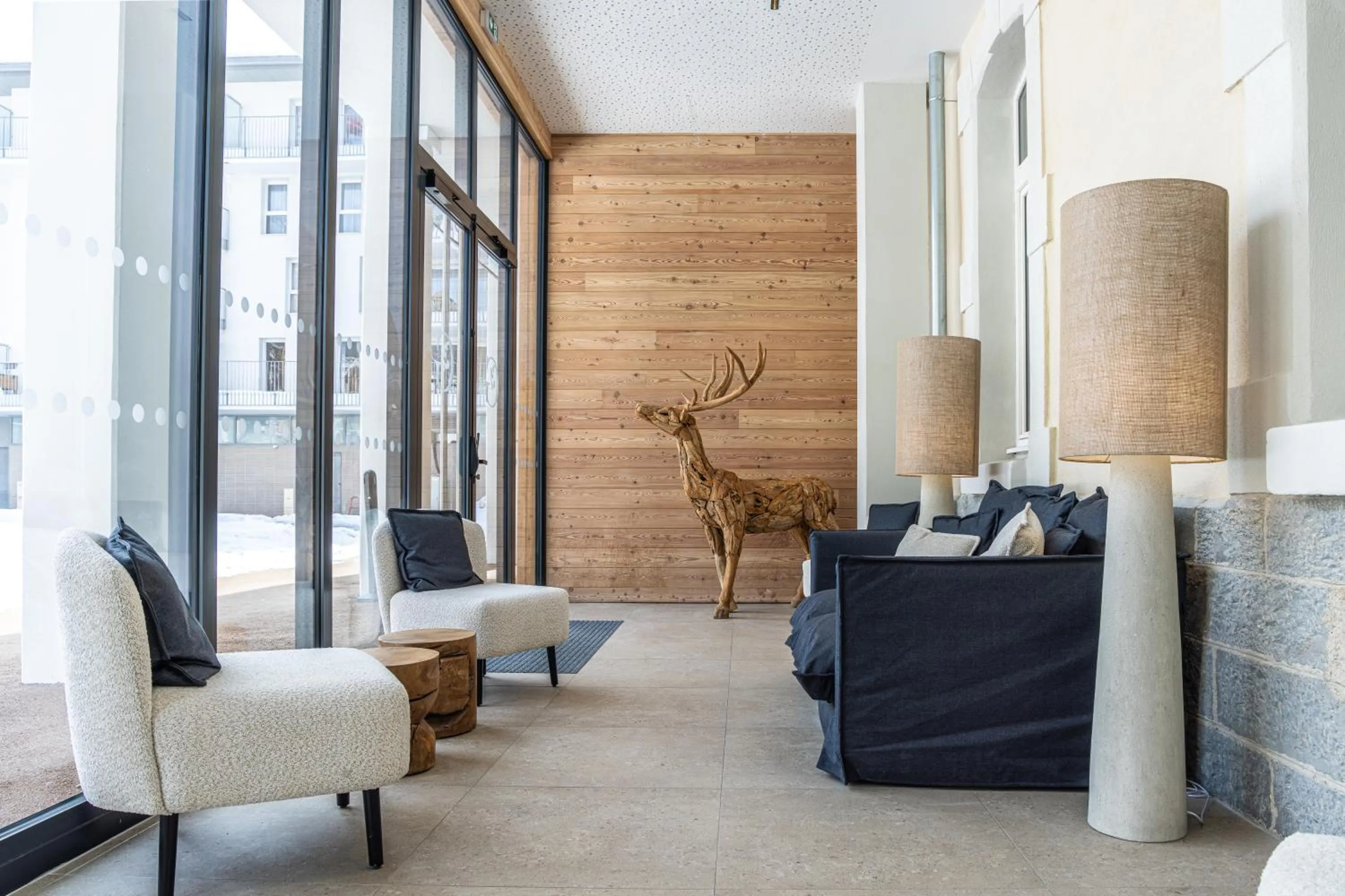 Lobby or reception in Garrigae Caserne de Briançon & SPA Cinq Mondes