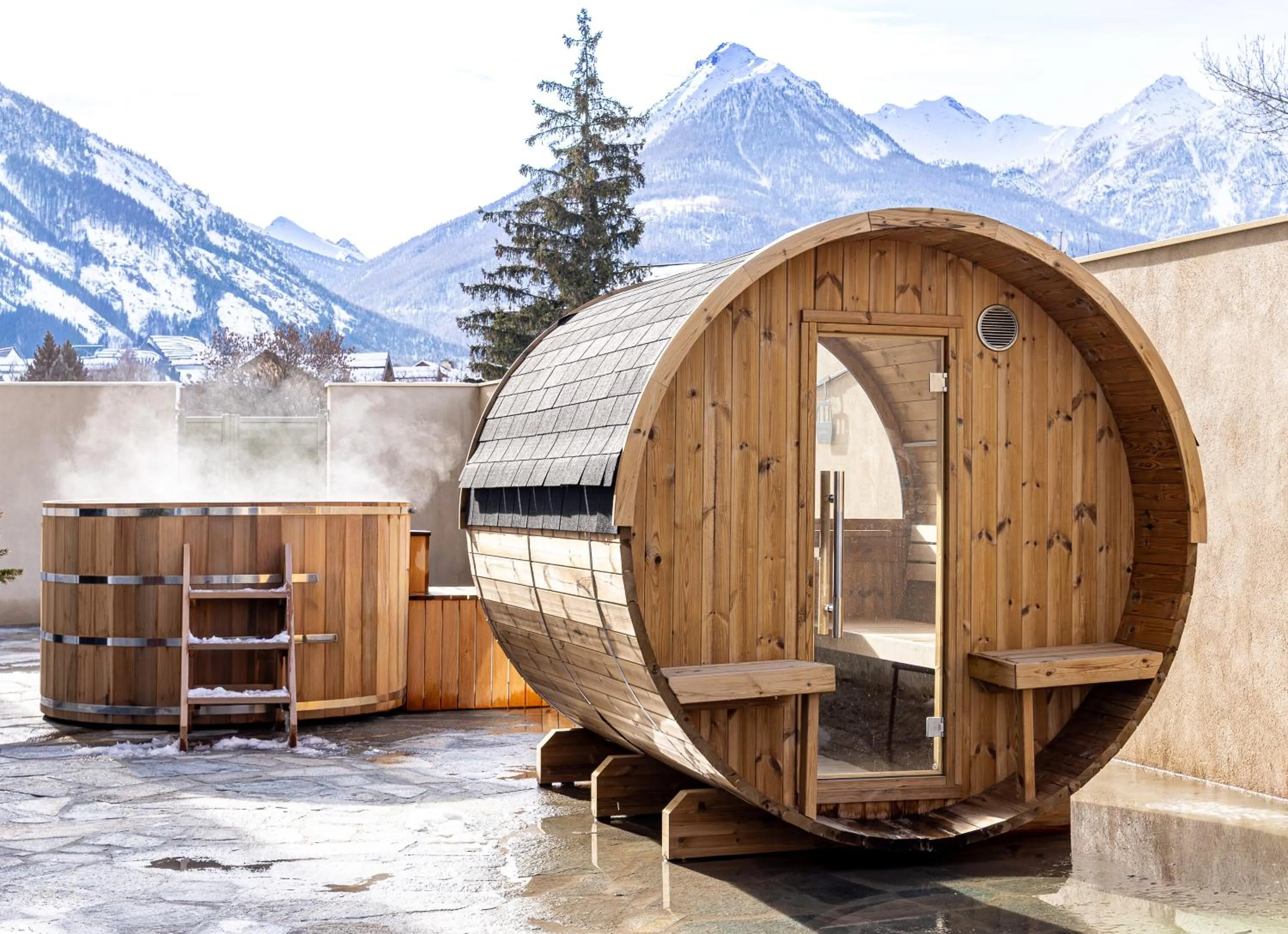 Spa and wellness centre/facilities in Garrigae Caserne de Briançon & SPA Cinq Mondes