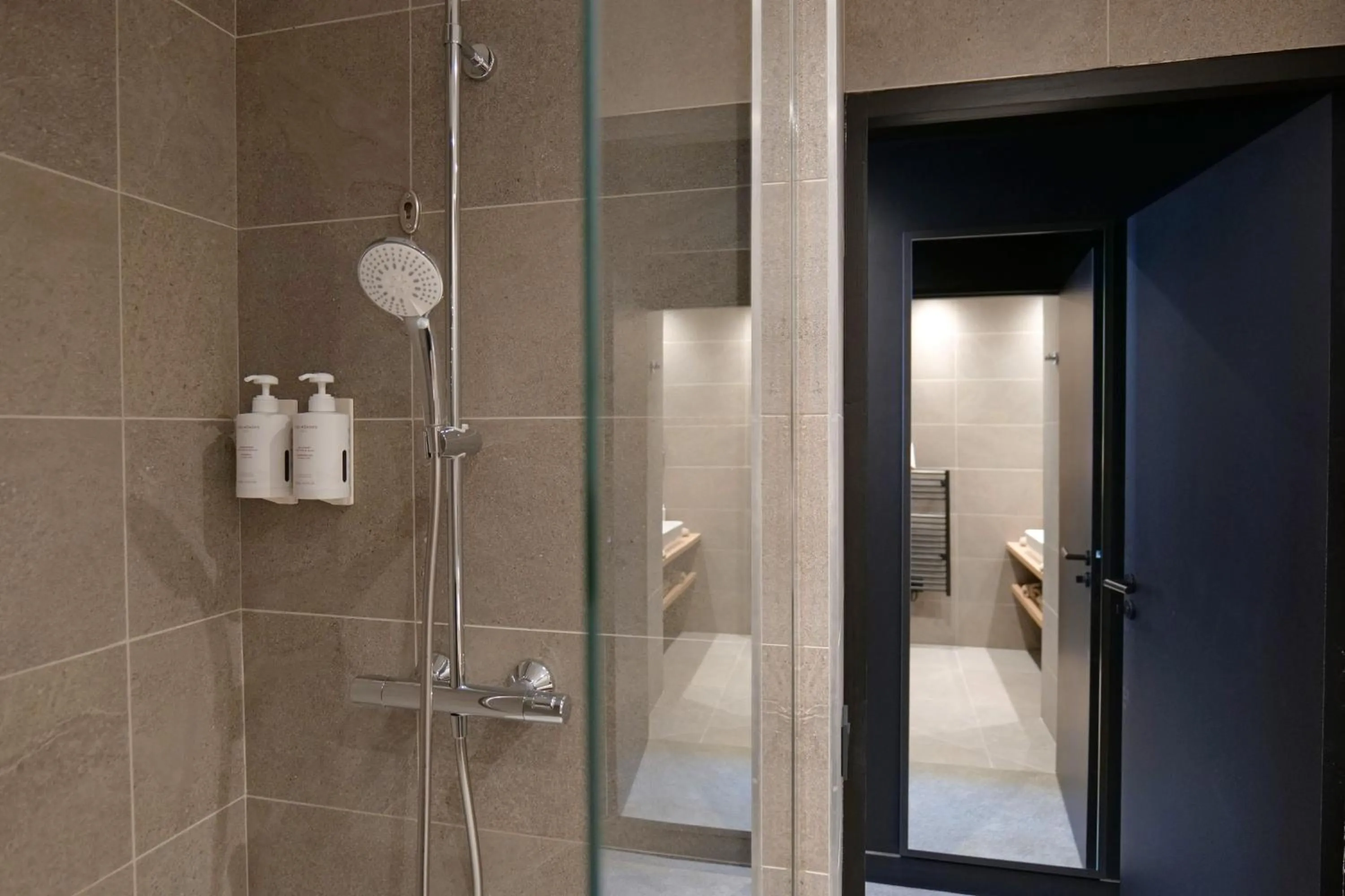 Bathroom in Garrigae Caserne de Briançon & SPA Cinq Mondes
