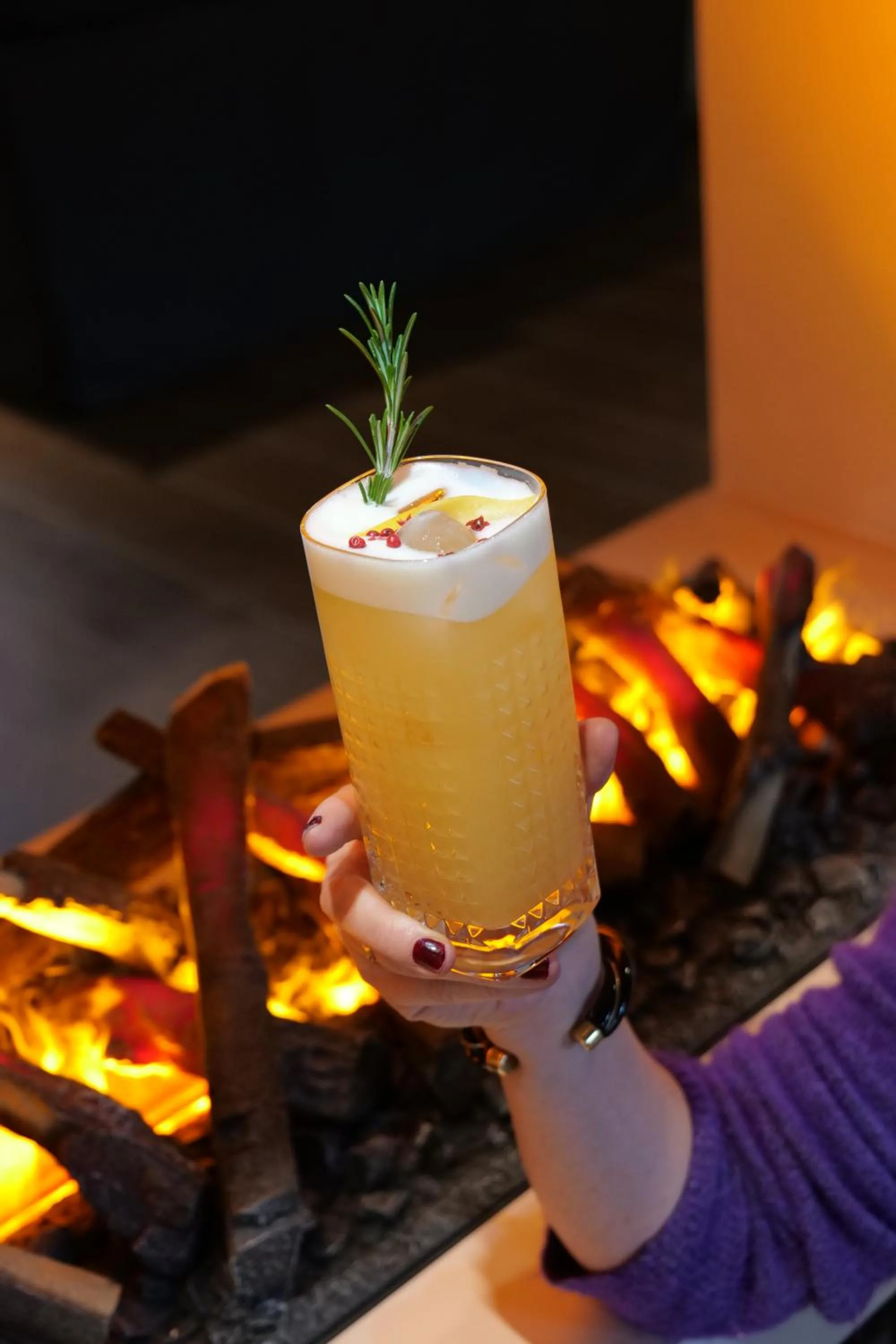 Lounge or bar in Garrigae Caserne de Briançon & SPA Cinq Mondes
