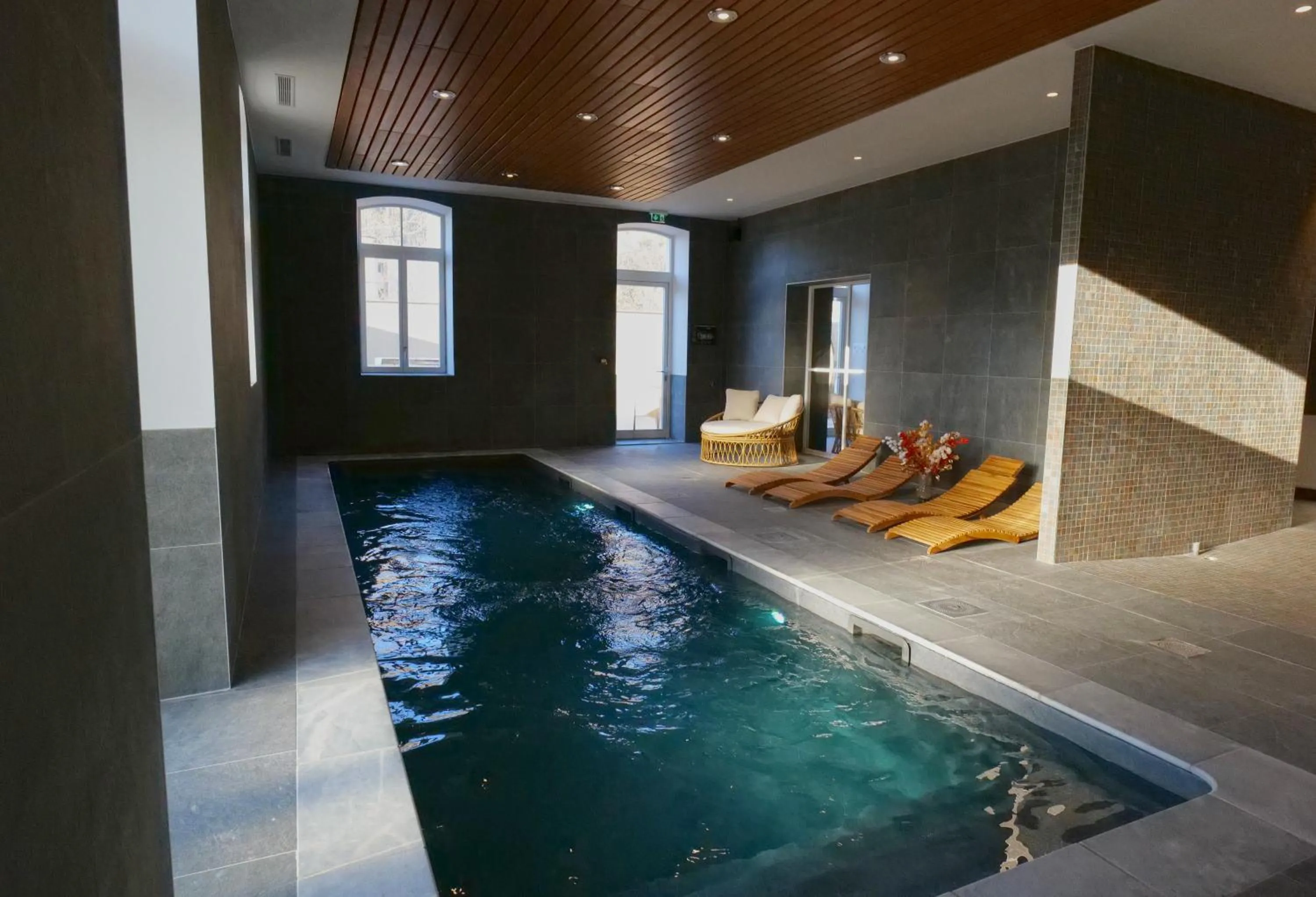 Swimming pool in Garrigae Caserne de Briançon & SPA Cinq Mondes
