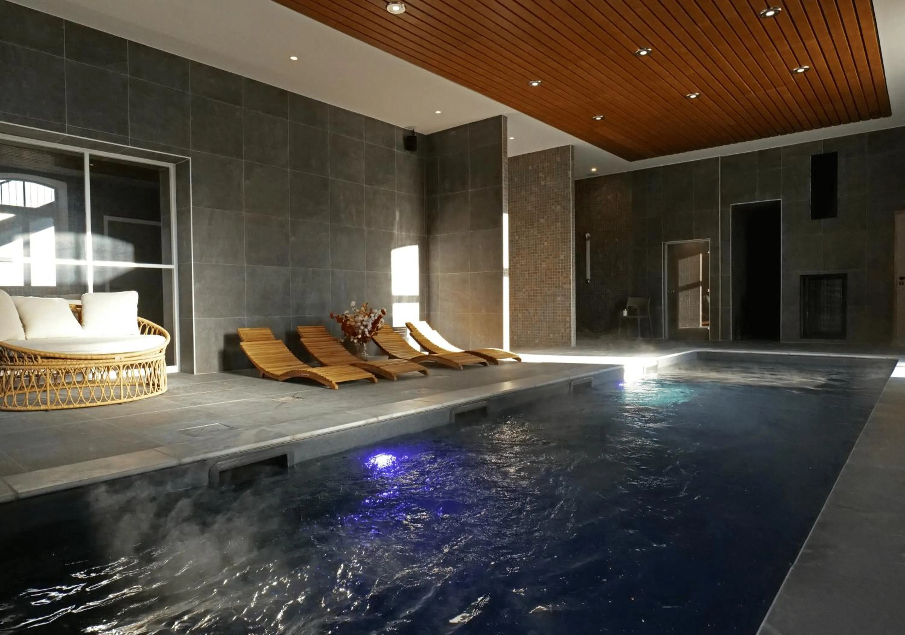 Spa and wellness centre/facilities in Garrigae Caserne de Briançon & SPA Cinq Mondes