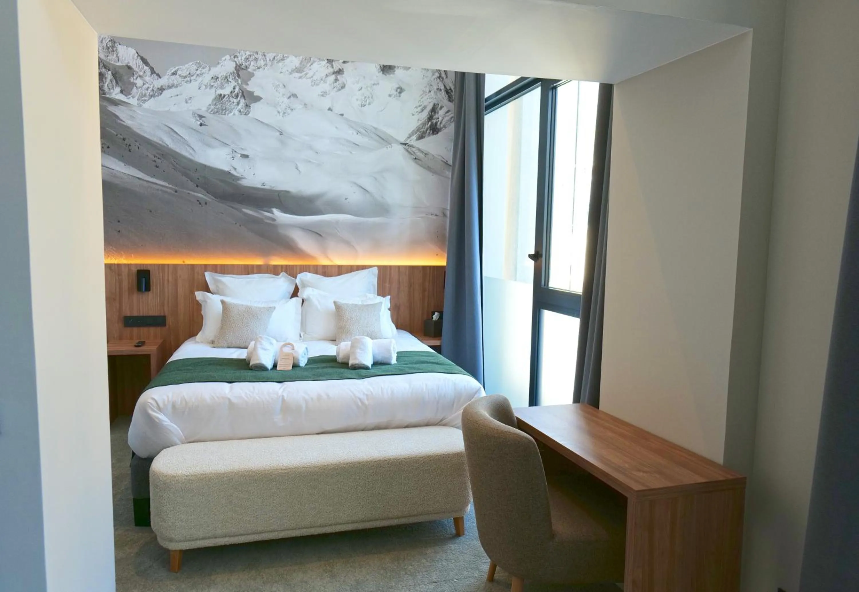 Bedroom, Bed in Garrigae Caserne de Briançon & SPA Cinq Mondes