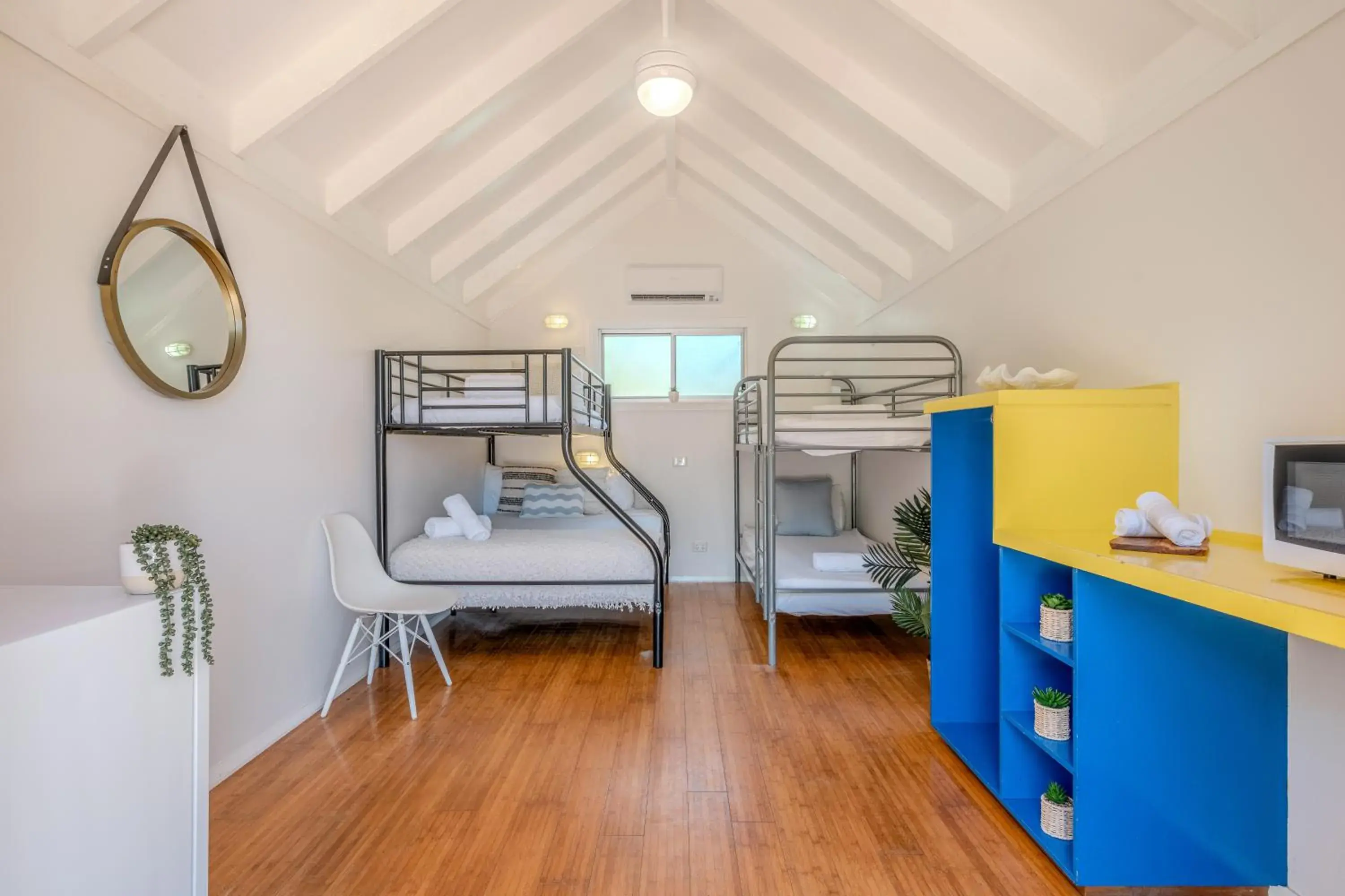 Studio Bathing Box – Shared Bathroom in BIG4 Tasman Holiday Parks - Nambucca Heads Studio Bathing Box – Shared Bathroom in BIG4 Tasman Holiday Parks - Nambucca Heads