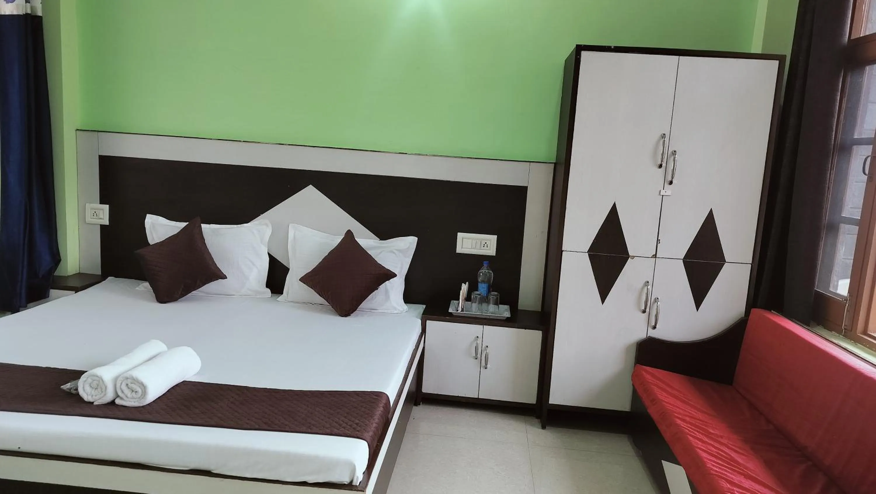 Bed in Adventure Inn 20 Metre from Swimming Pool