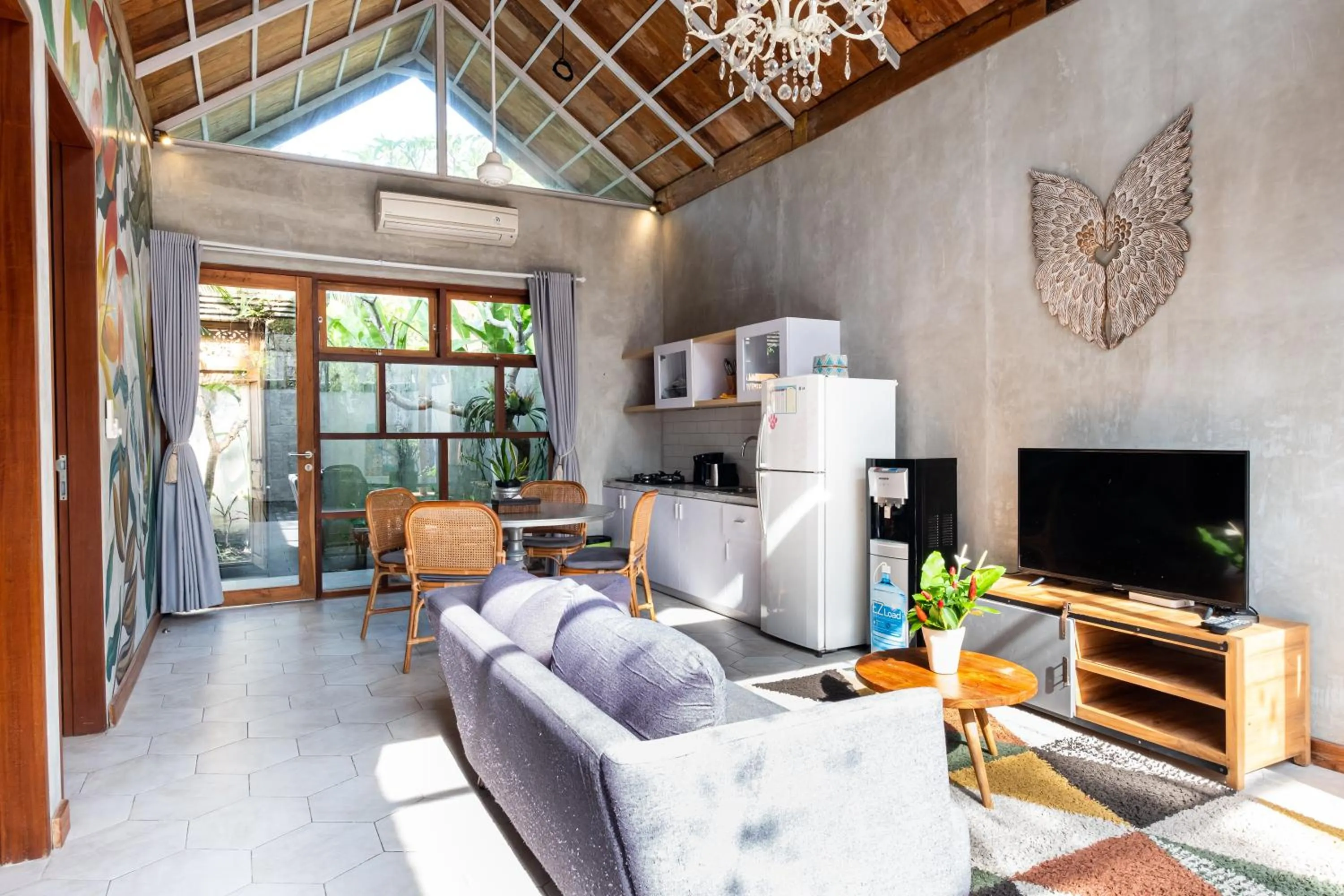 TV and multimedia in Kakul Vila