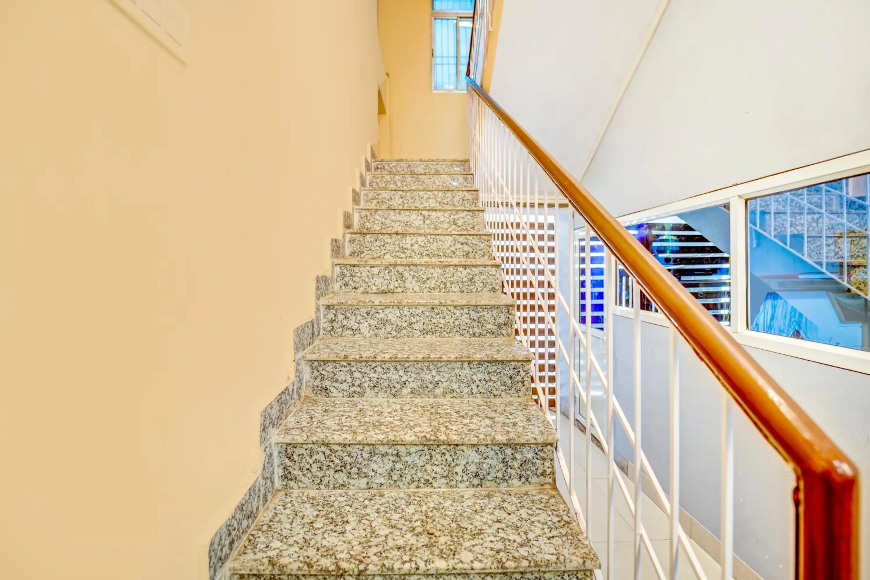 Lobby or reception in Super Townhouse Anisabad Near Mahavir Sansthan