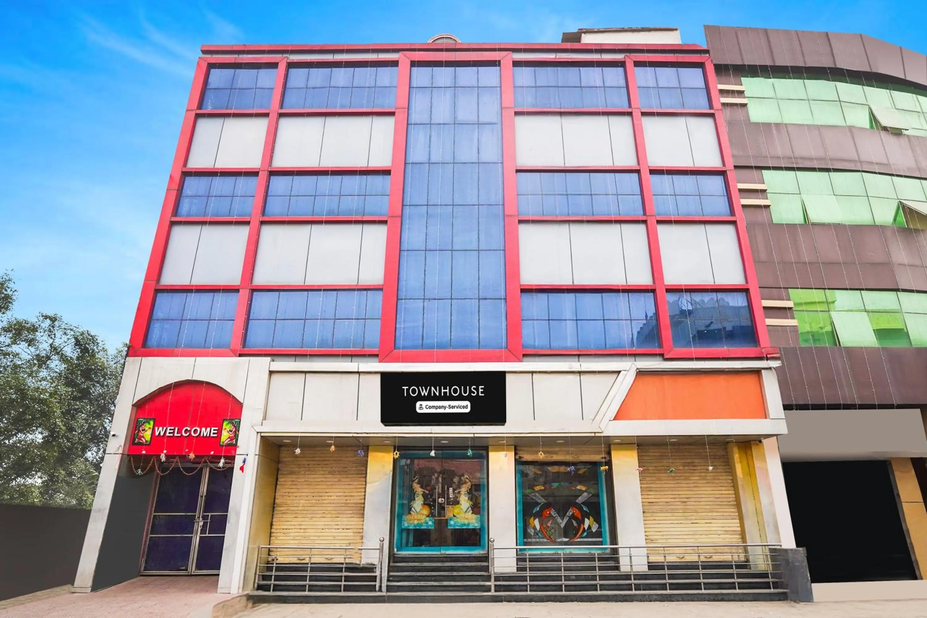 Facade/entrance in Super Townhouse Butler Road Near Maripur Chowk