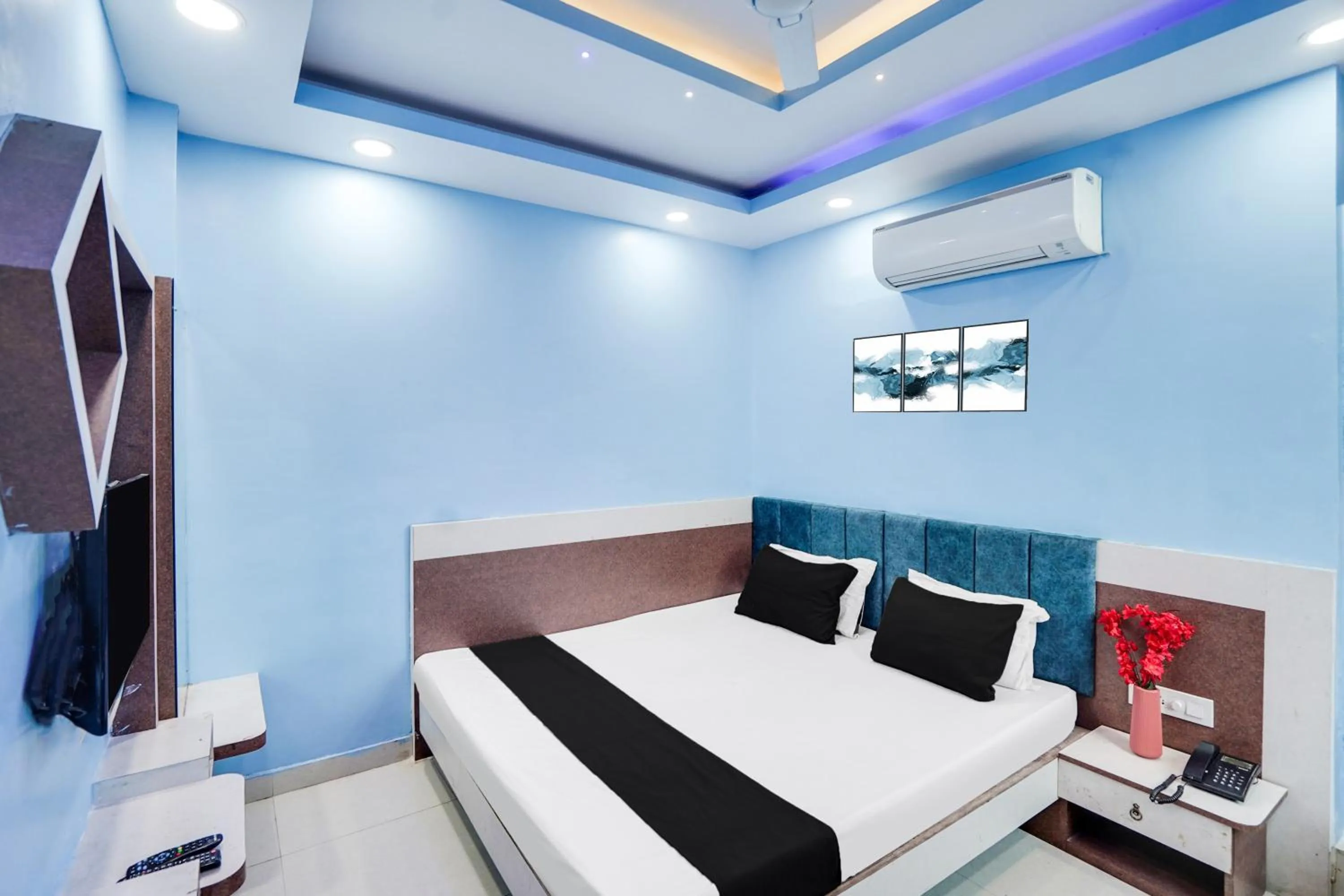 Bedroom, Bed in Super Townhouse Butler Road Near Maripur Chowk