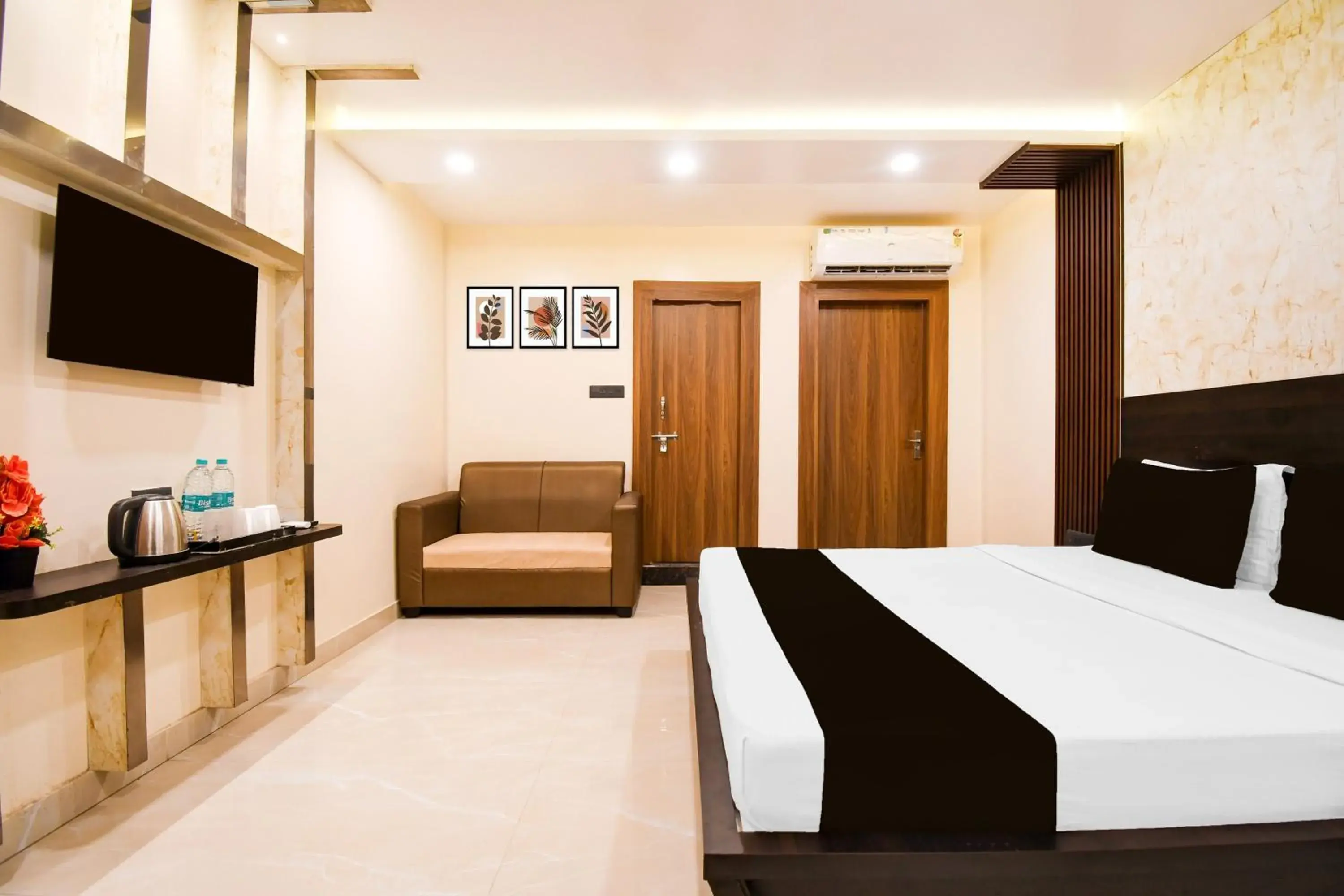 Bedroom, Bed in Super Townhouse Puri Formerly Hotel Narashingha Bedroom, Bed in Super Townhouse Puri Formerly Hotel Narashingha