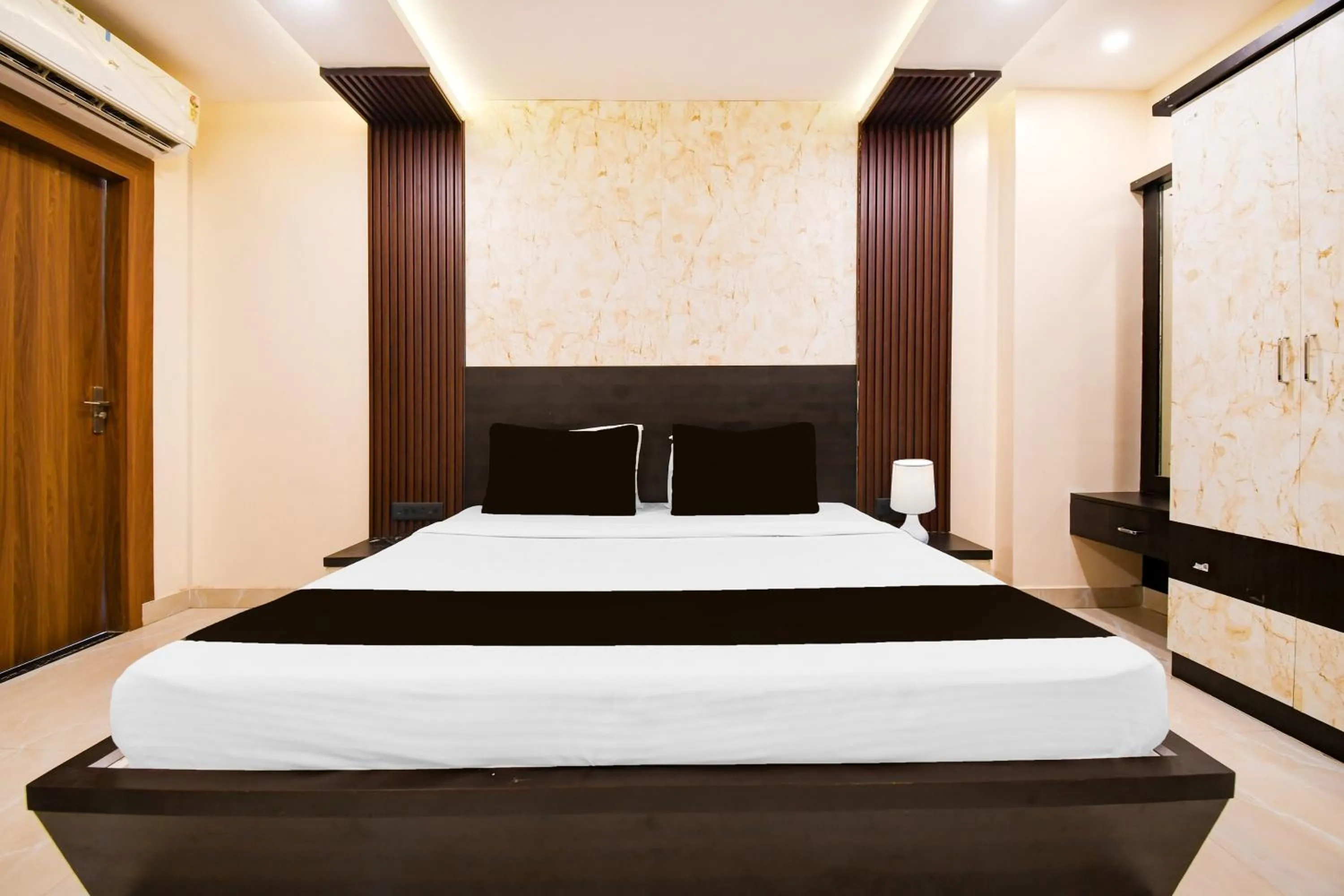 Bedroom, Bed in Super Townhouse Puri Formerly Hotel Narashingha