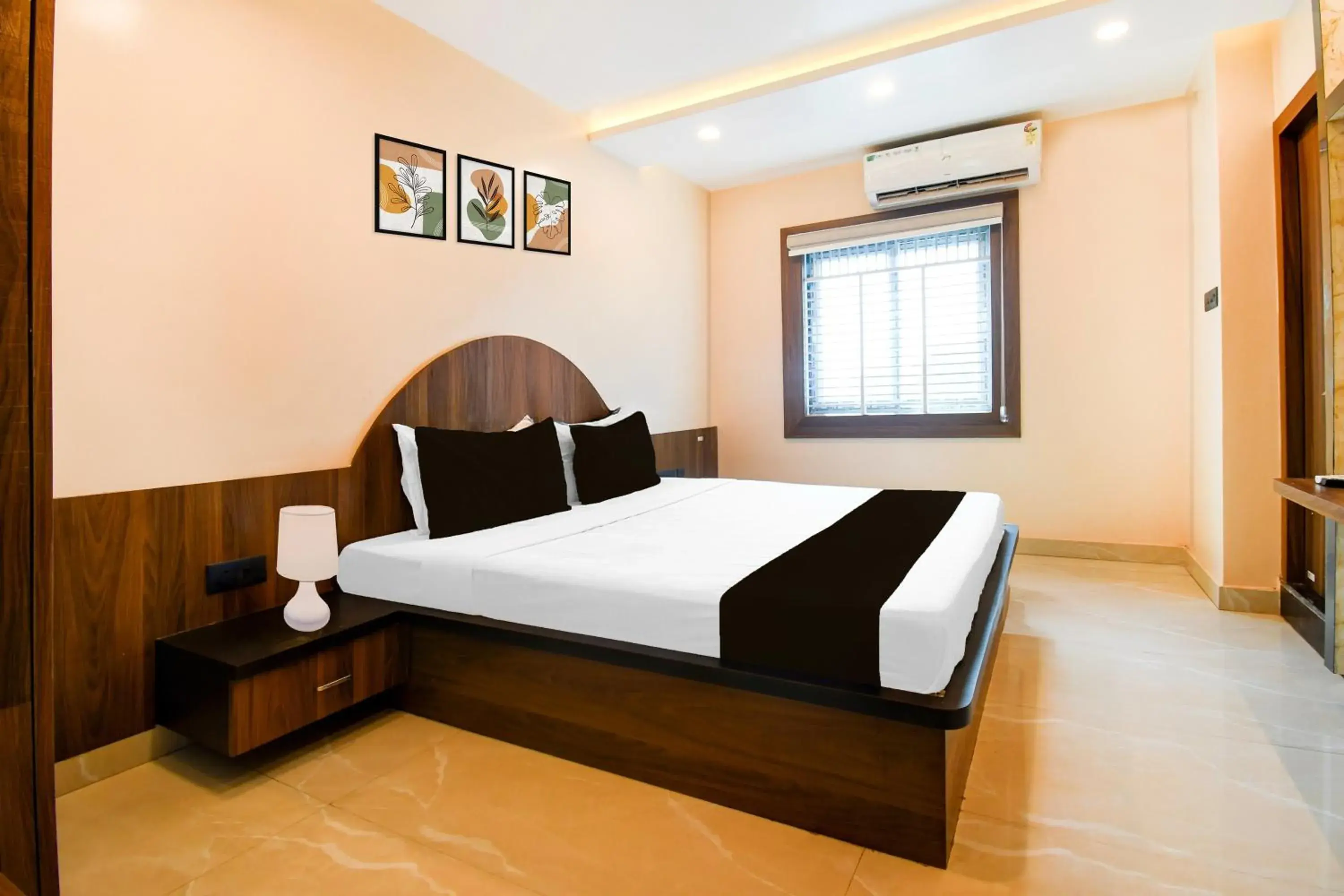 Bedroom, Bed in Super Townhouse Puri Formerly Hotel Narashingha Bedroom, Bed in Super Townhouse Puri Formerly Hotel Narashingha