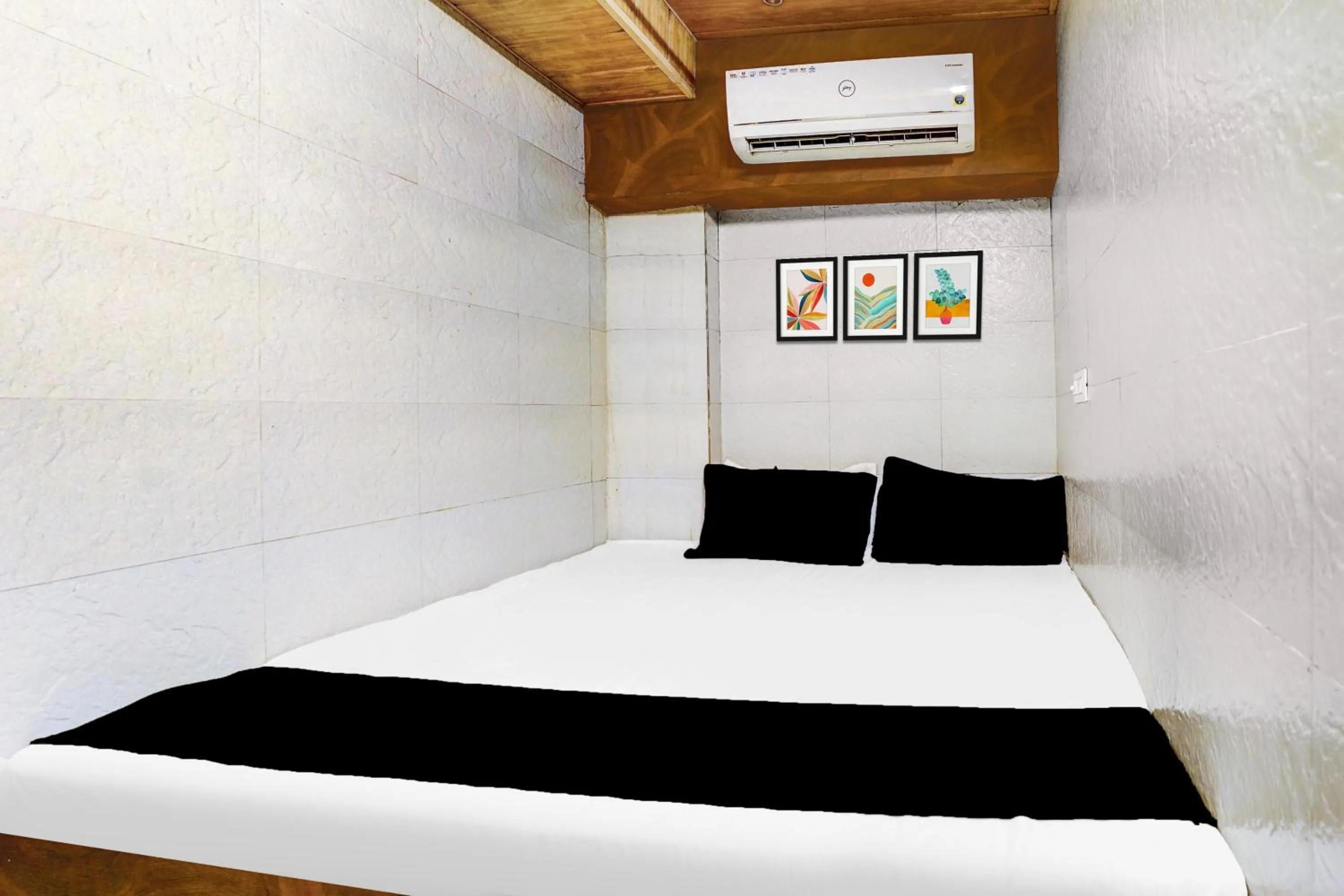 Hotel O Ambedkar Chowk Ulhasnagar