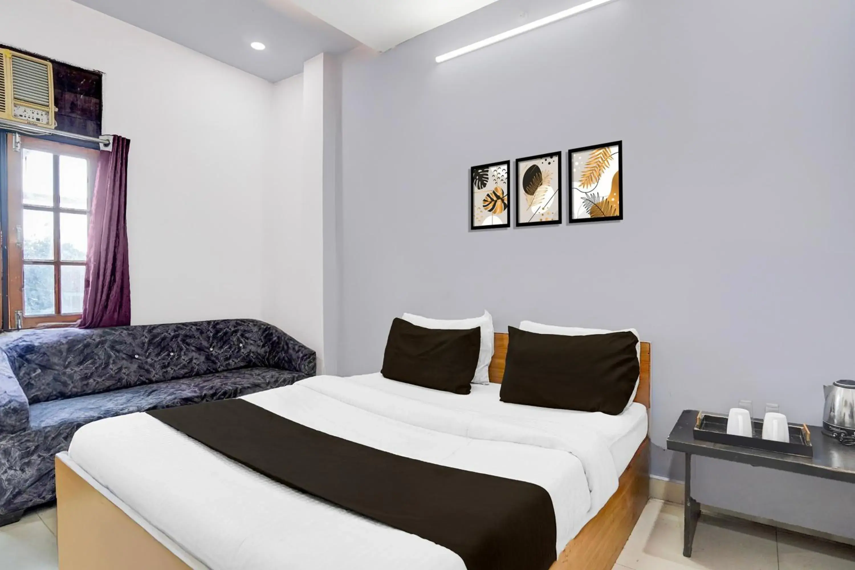 Bedroom, Bed in Super Hotel O Gomti Nagar Near Amity Formerly Hotel Green Apple Bedroom, Bed in Super Hotel O Gomti Nagar Near Amity Formerly Hotel Green Apple