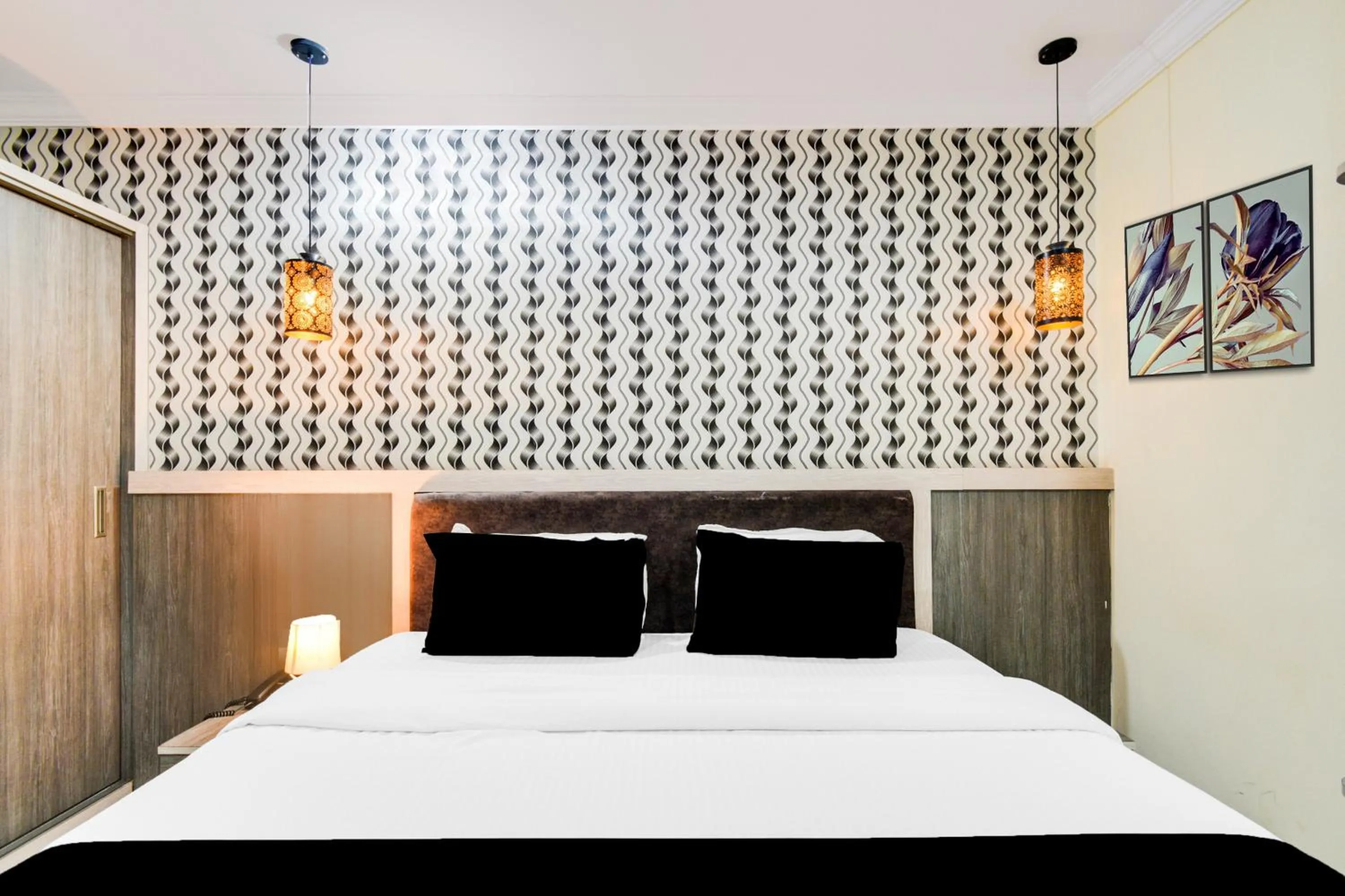 Bedroom, Bed in Townhouse Shamshabad Paradise Formerly Blue Petals Hotel