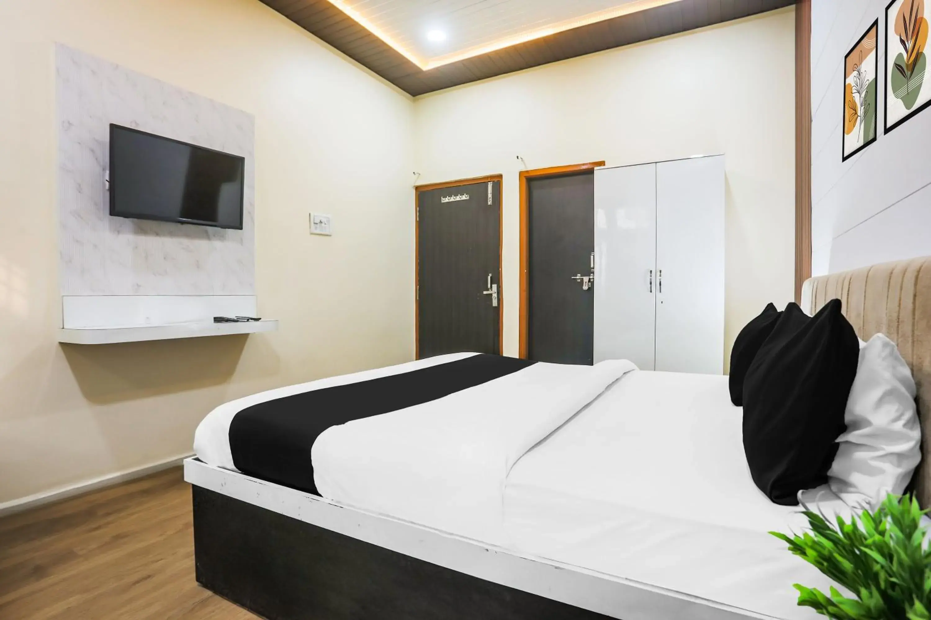 Bedroom, Bed in Super Collection O Jagannath Mandir Road Formerly Paradise Residency Bedroom, Bed in Super Collection O Jagannath Mandir Road Formerly Paradise Residency