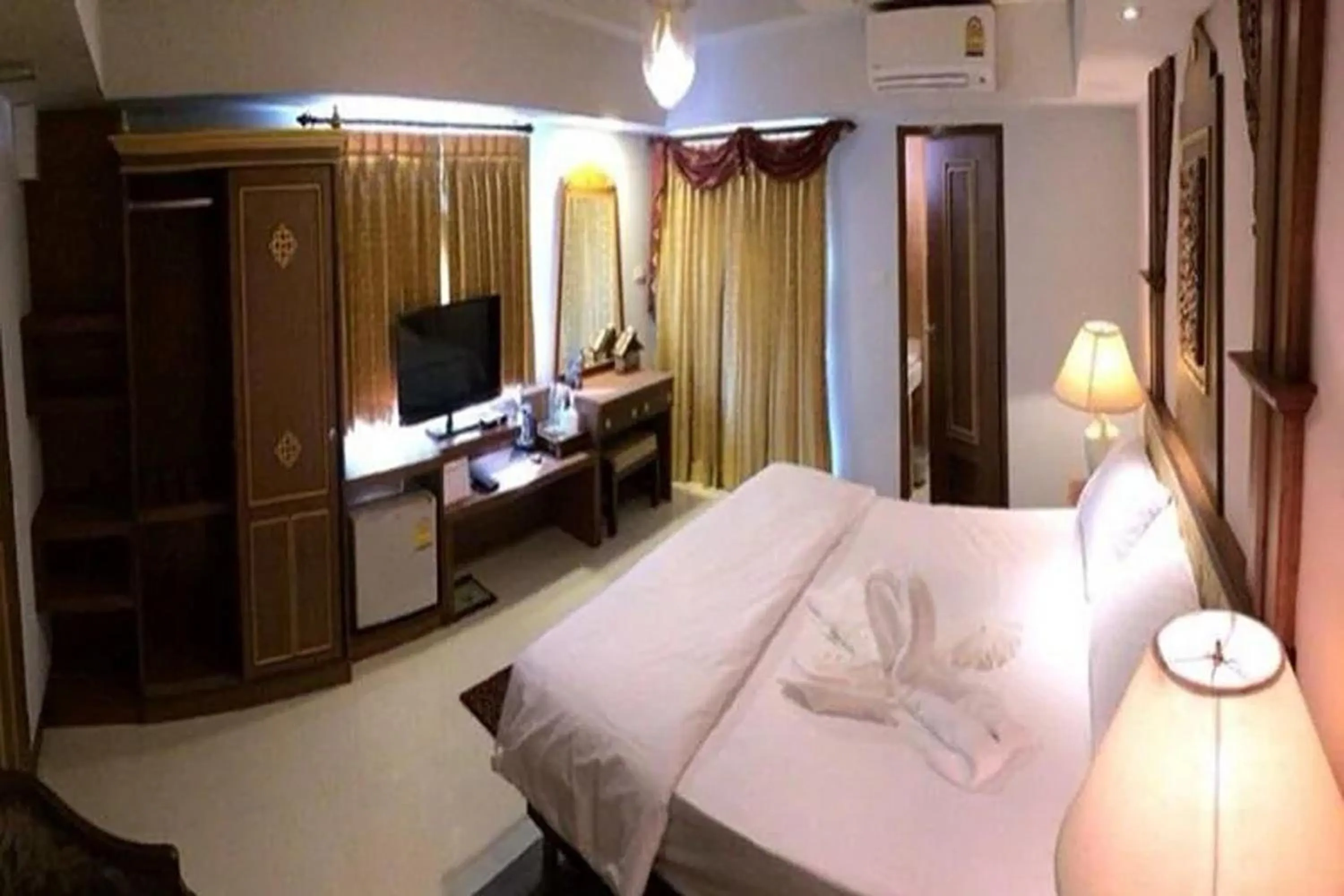 Bedroom, Bed in Kim Hotel At Morleng