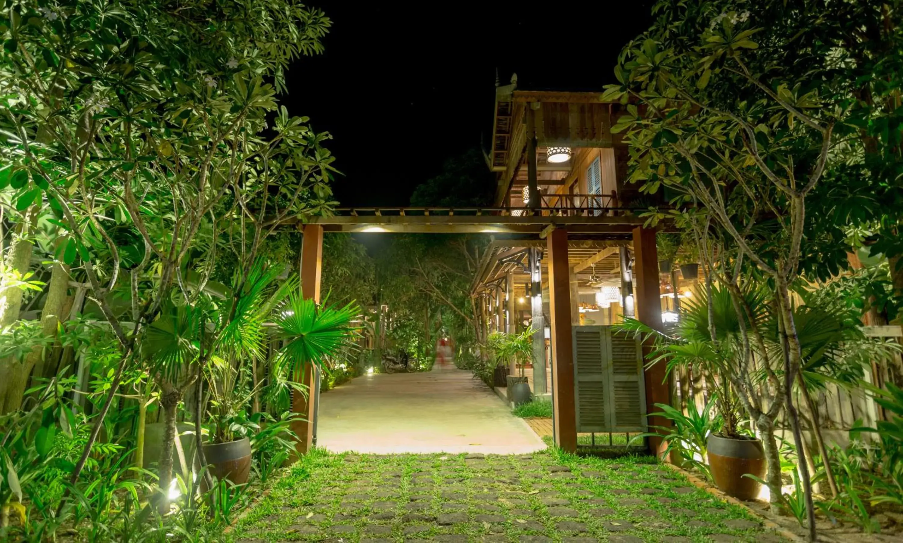 Facade/entrance in Isann Lodge Facade/entrance in Isann Lodge