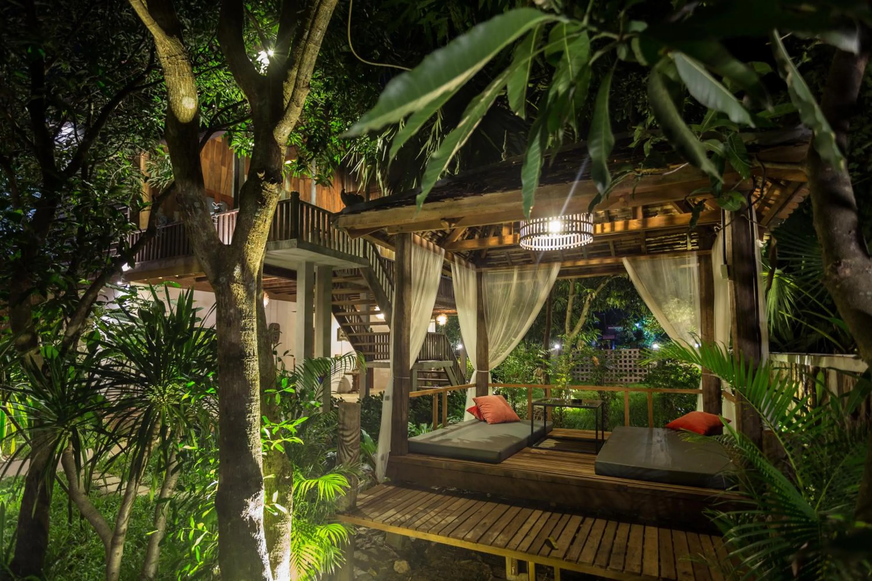 Property building in Isann Lodge