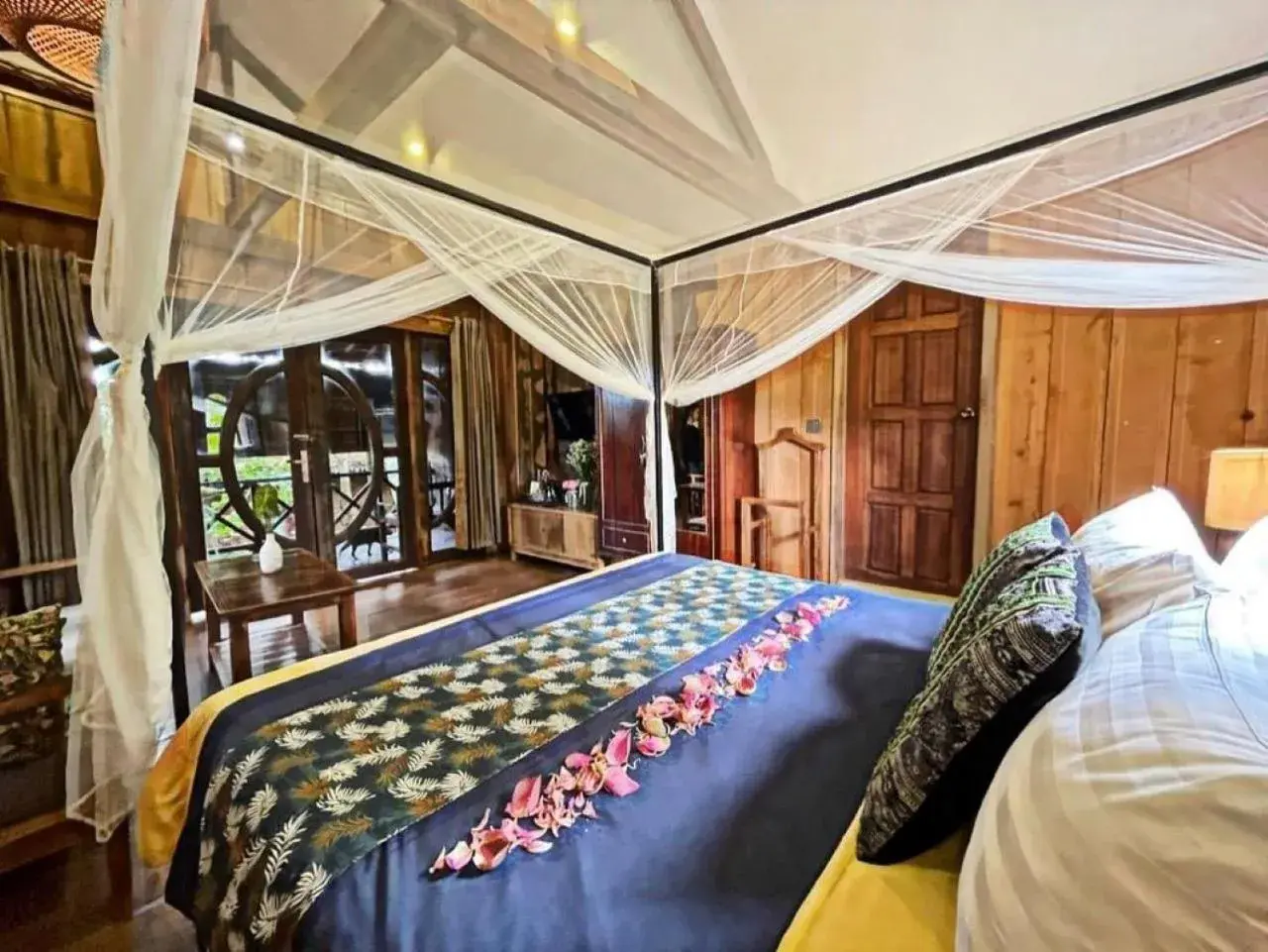 Bedroom, Bed in Isann Lodge Bedroom, Bed in Isann Lodge