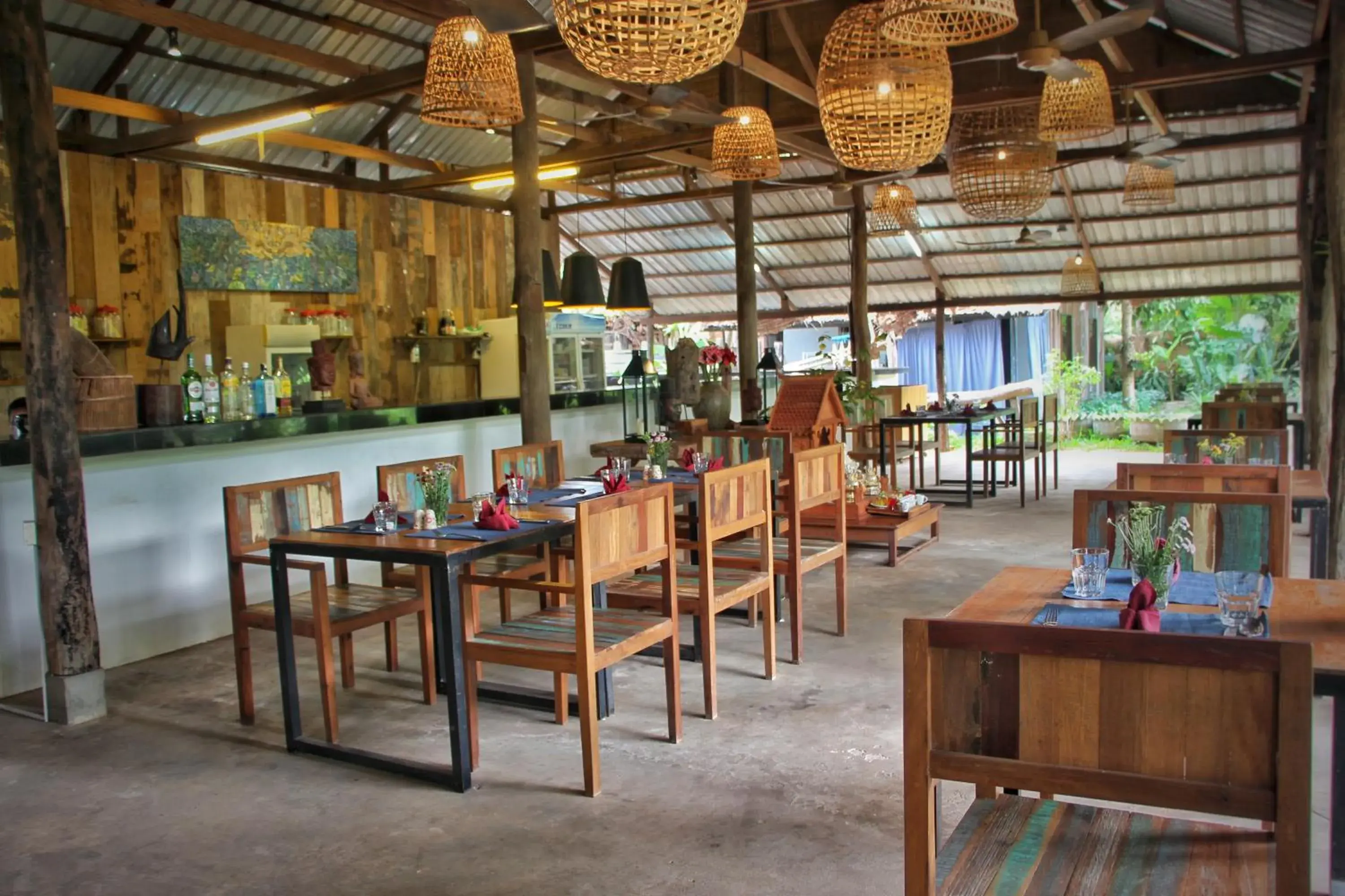 Restaurant/places to eat in Isann Lodge Restaurant/places to eat in Isann Lodge