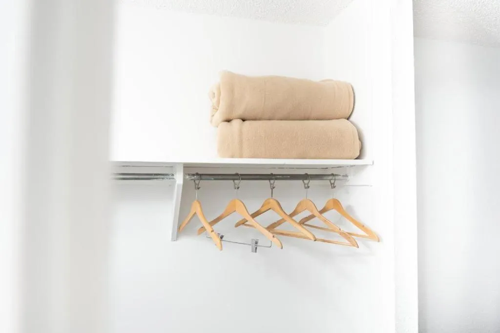 wardrobe in Midtown Premium