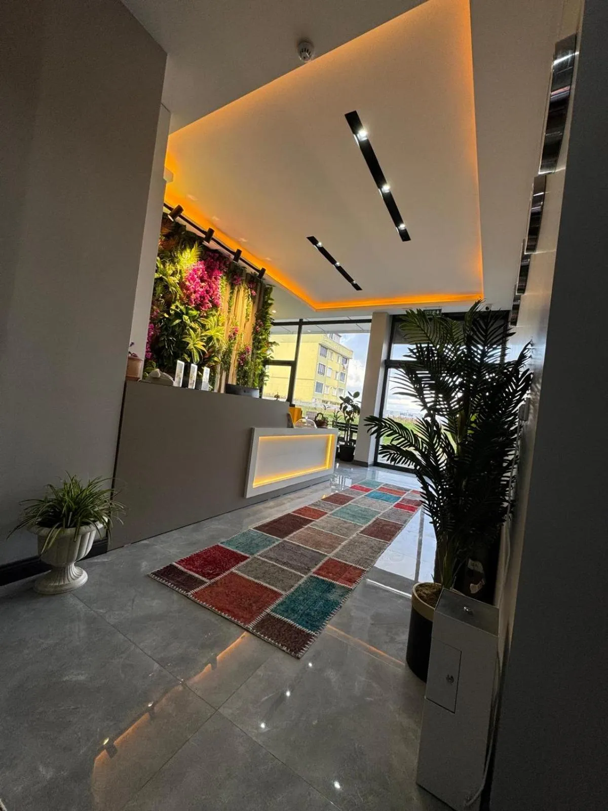 Lobby or reception in Fourpoints Airport Hotel