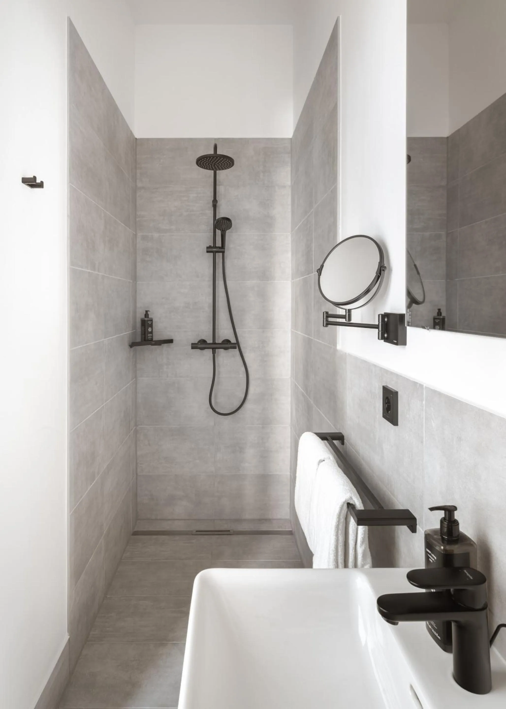 Shower in Limehome Graz Trauttmansdorffgasse