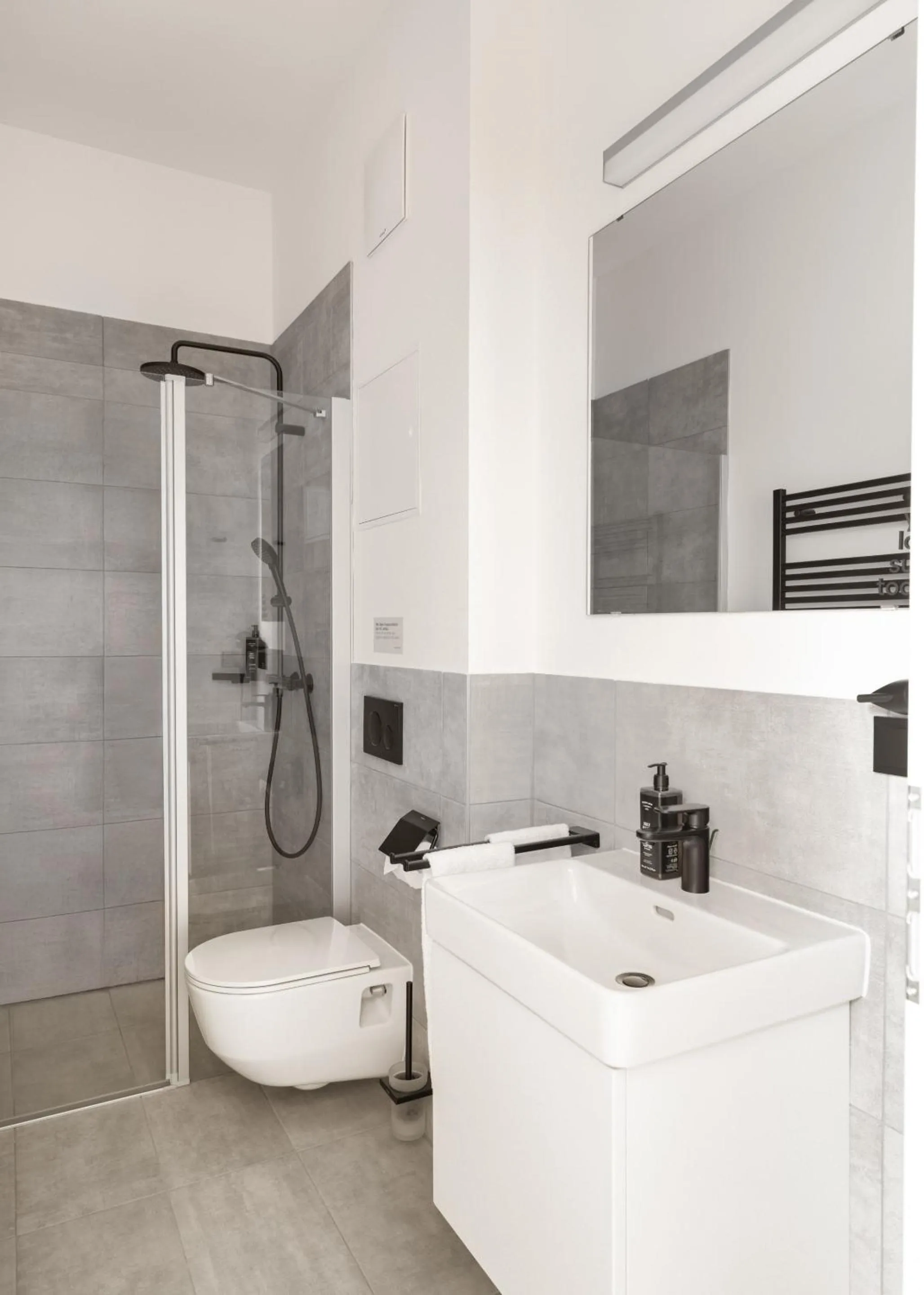 Shower in Limehome Graz Trauttmansdorffgasse