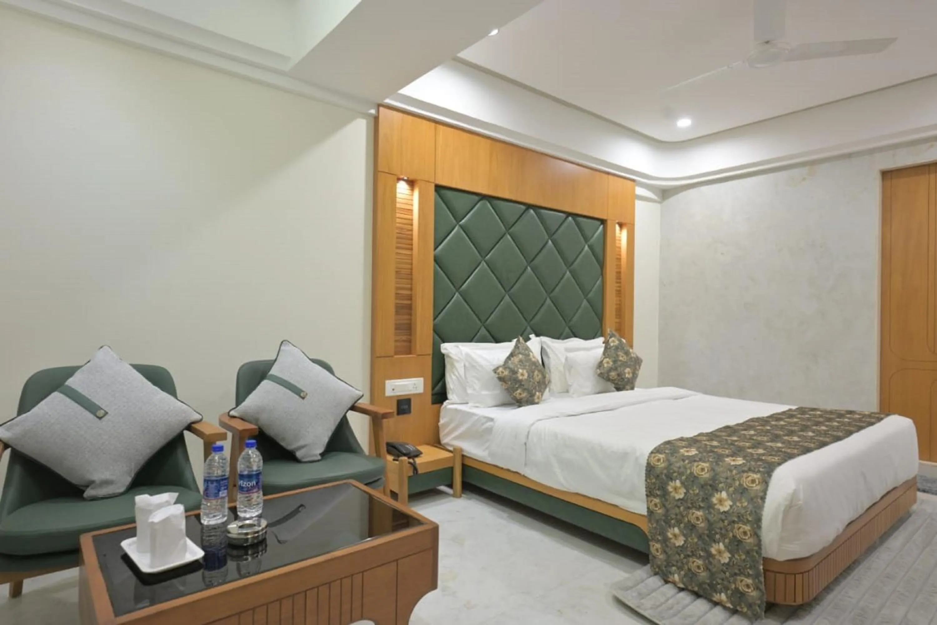 Bed in Hotel Grand Arose