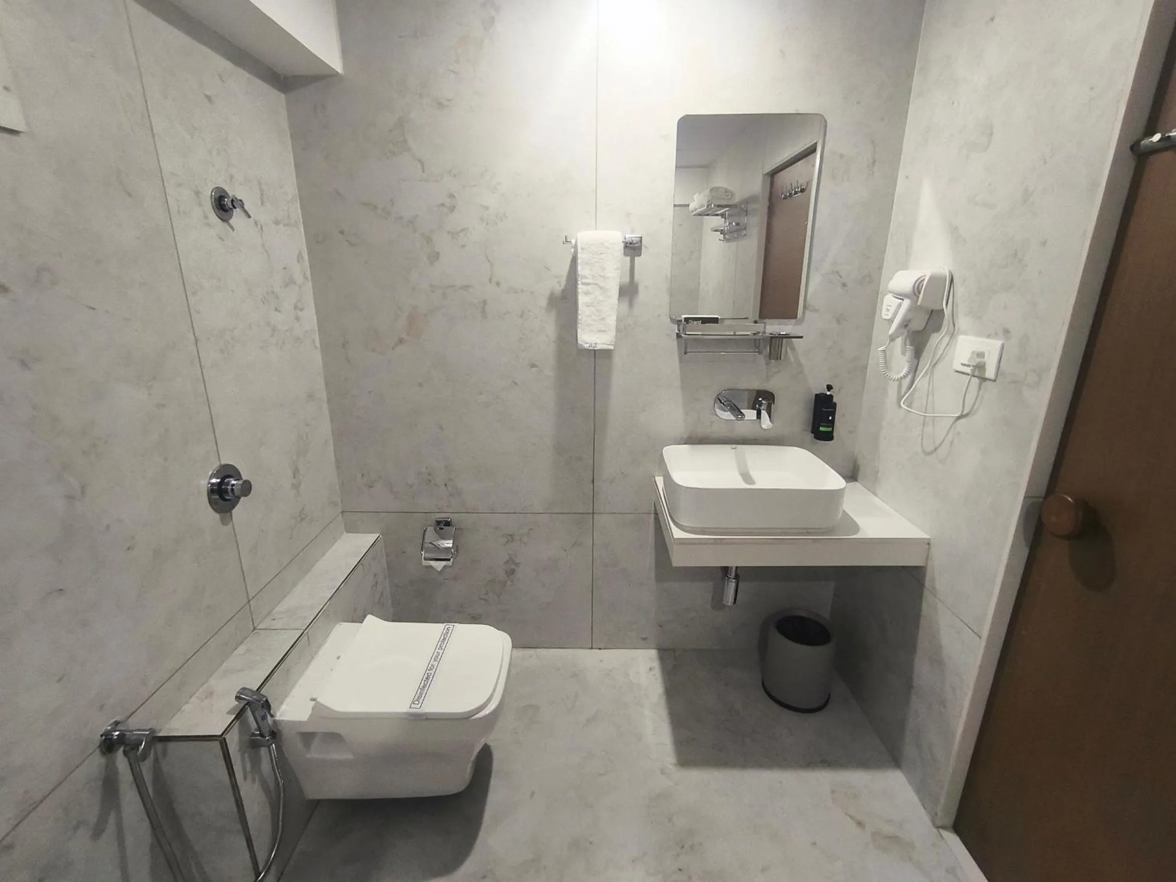 Bathroom in Hotel Grand Arose