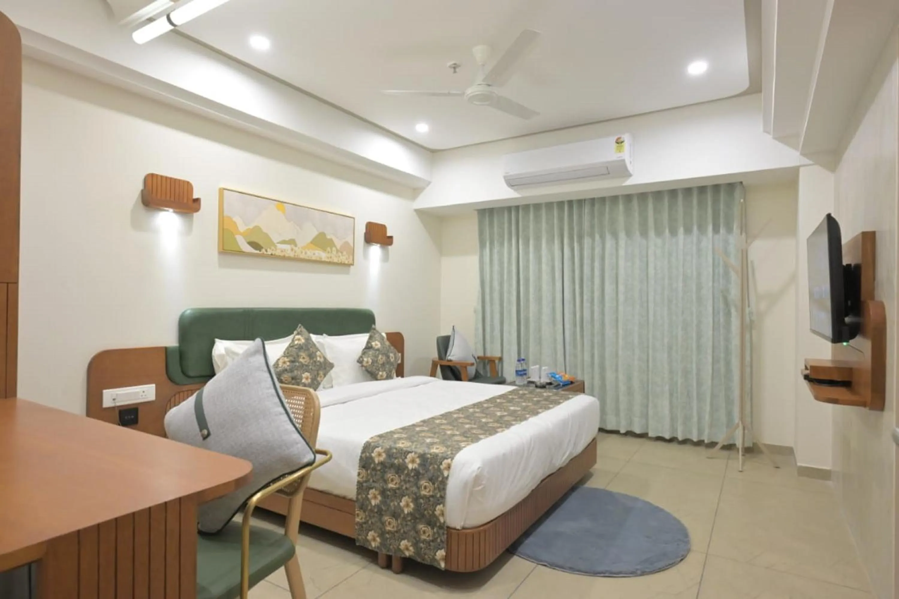 Bed in Hotel Grand Arose