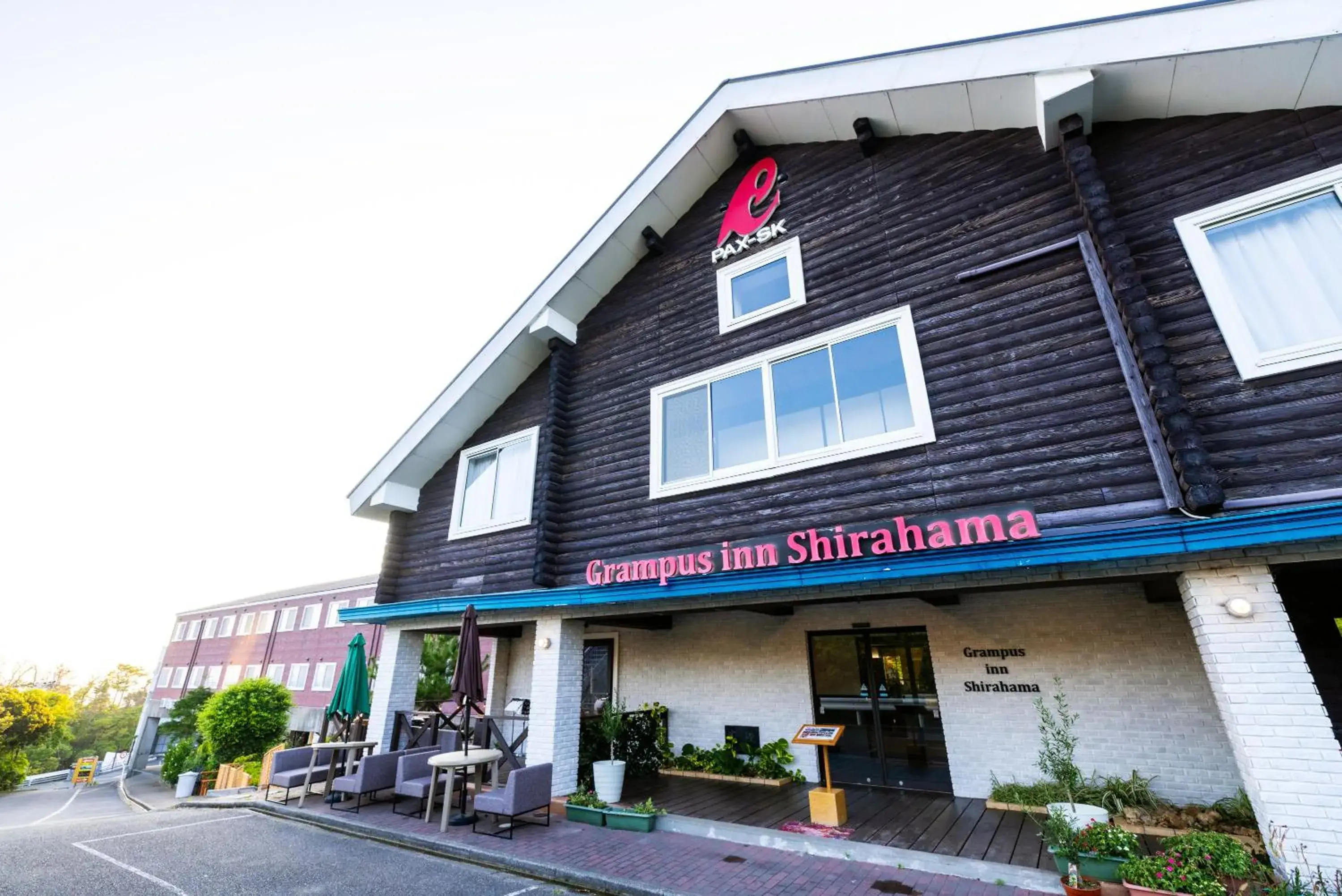 Property building in Grampus Inn Shirahama Property building in Grampus Inn Shirahama