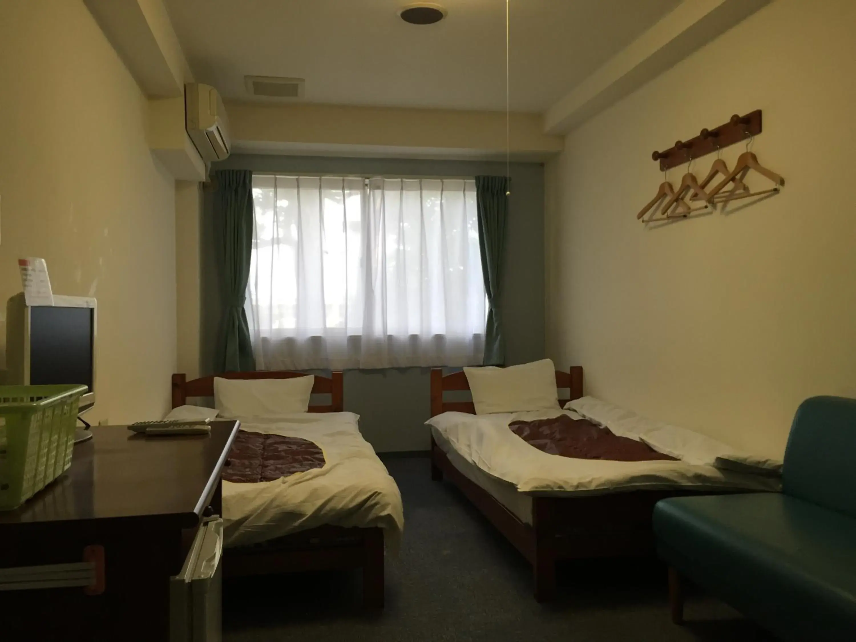 Standard Twin Room with Shared Bathroom - single occupancy - Non-Smoking in Grampus Inn Shirahama Standard Twin Room with Shared Bathroom - single occupancy - Non-Smoking in Grampus Inn Shirahama