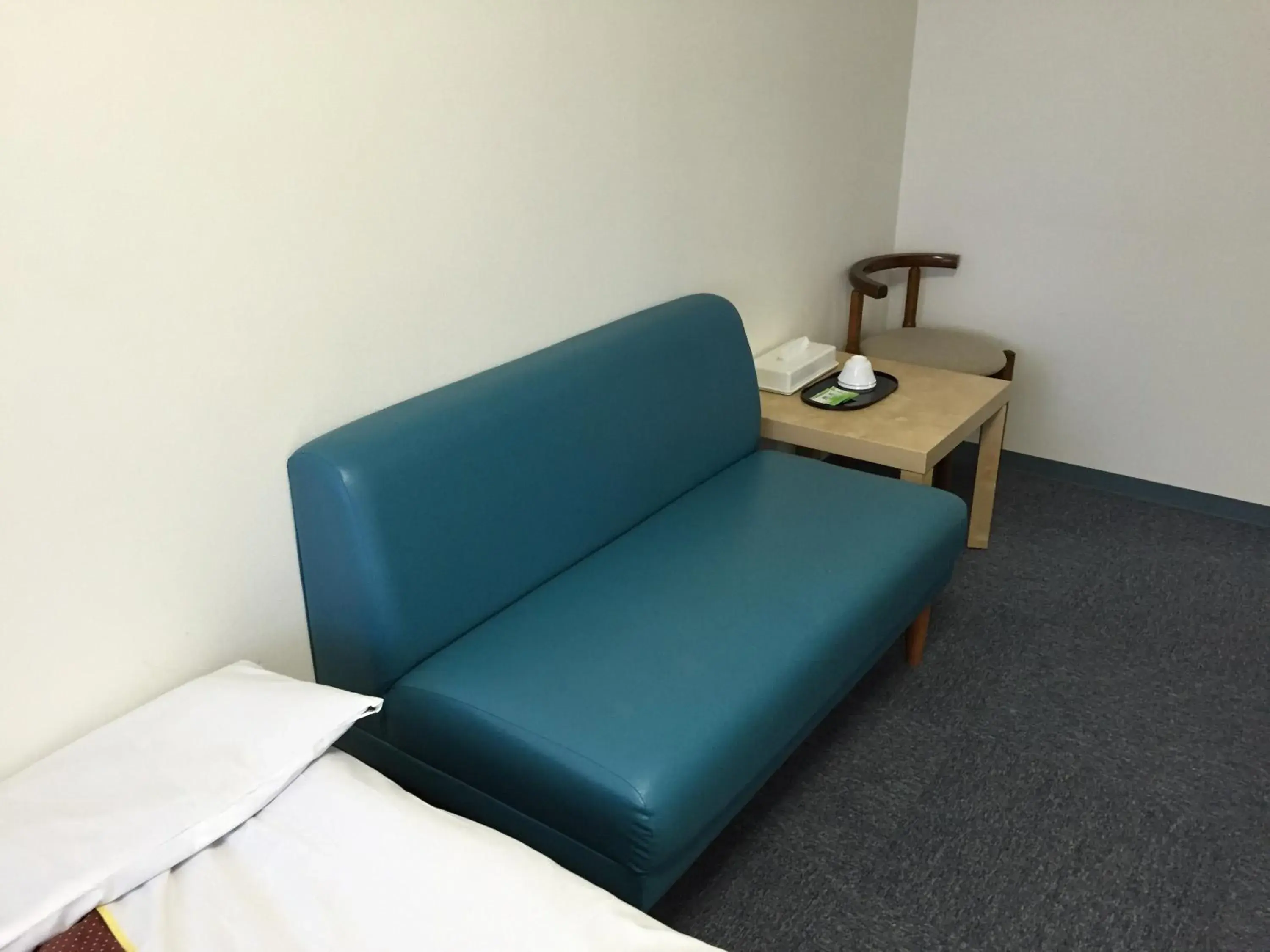 Standard Twin Room with Shared Bathroom - single occupancy - Non-Smoking in Grampus Inn Shirahama Standard Twin Room with Shared Bathroom - single occupancy - Non-Smoking in Grampus Inn Shirahama