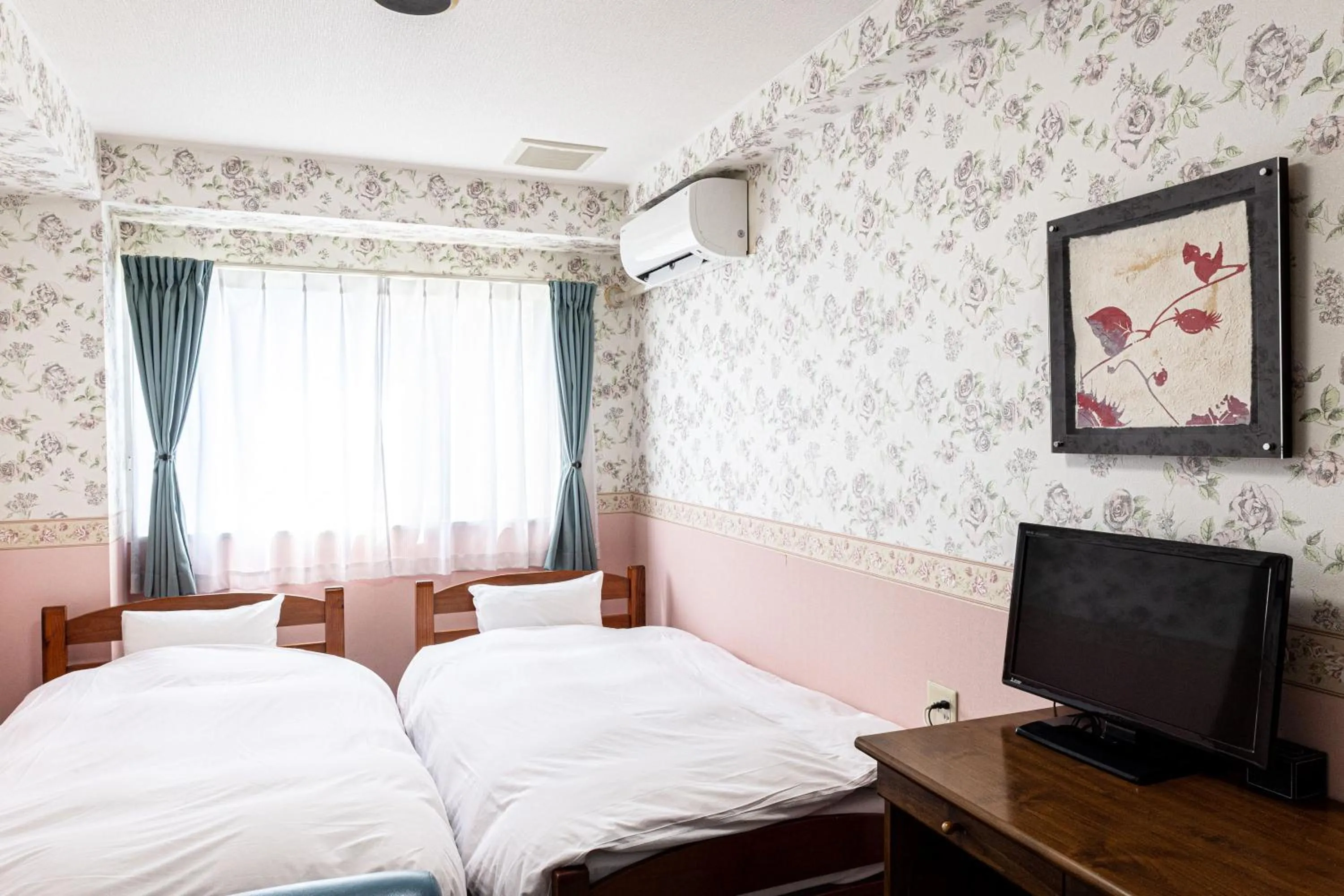 Bed in Grampus Inn Shirahama