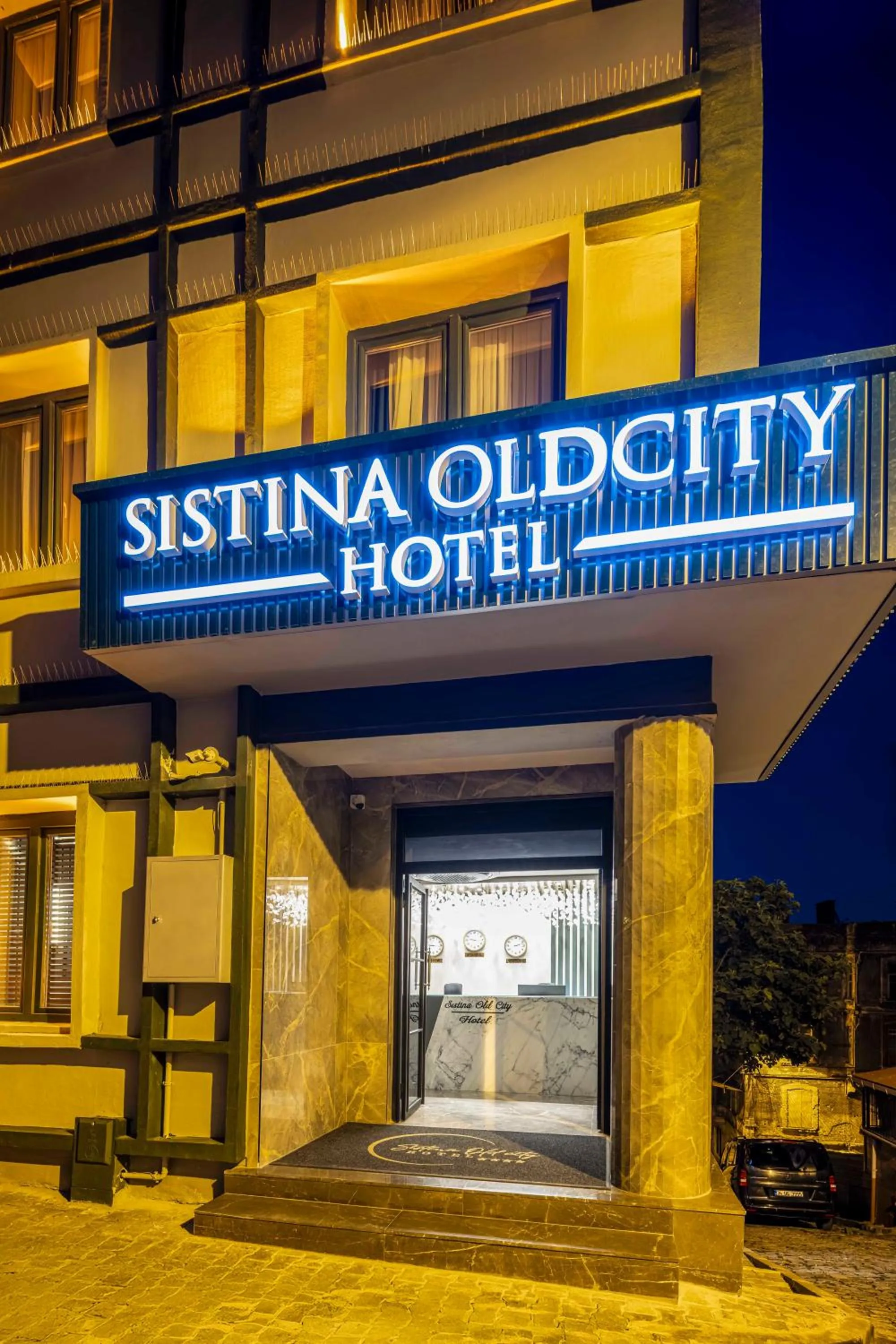 Facade/entrance in Sistina Old City Hotel