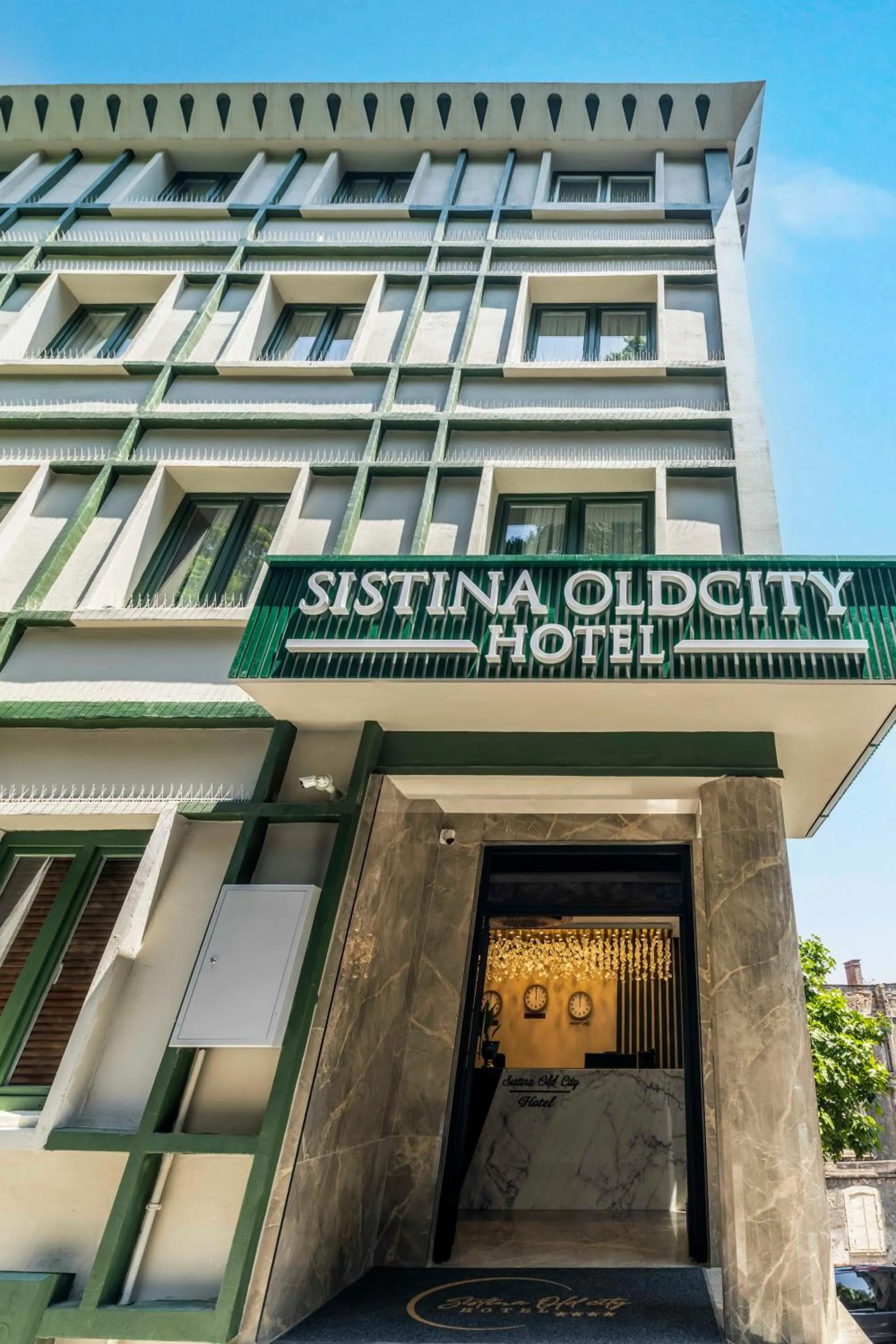 Facade/entrance in Sistina Old City Hotel