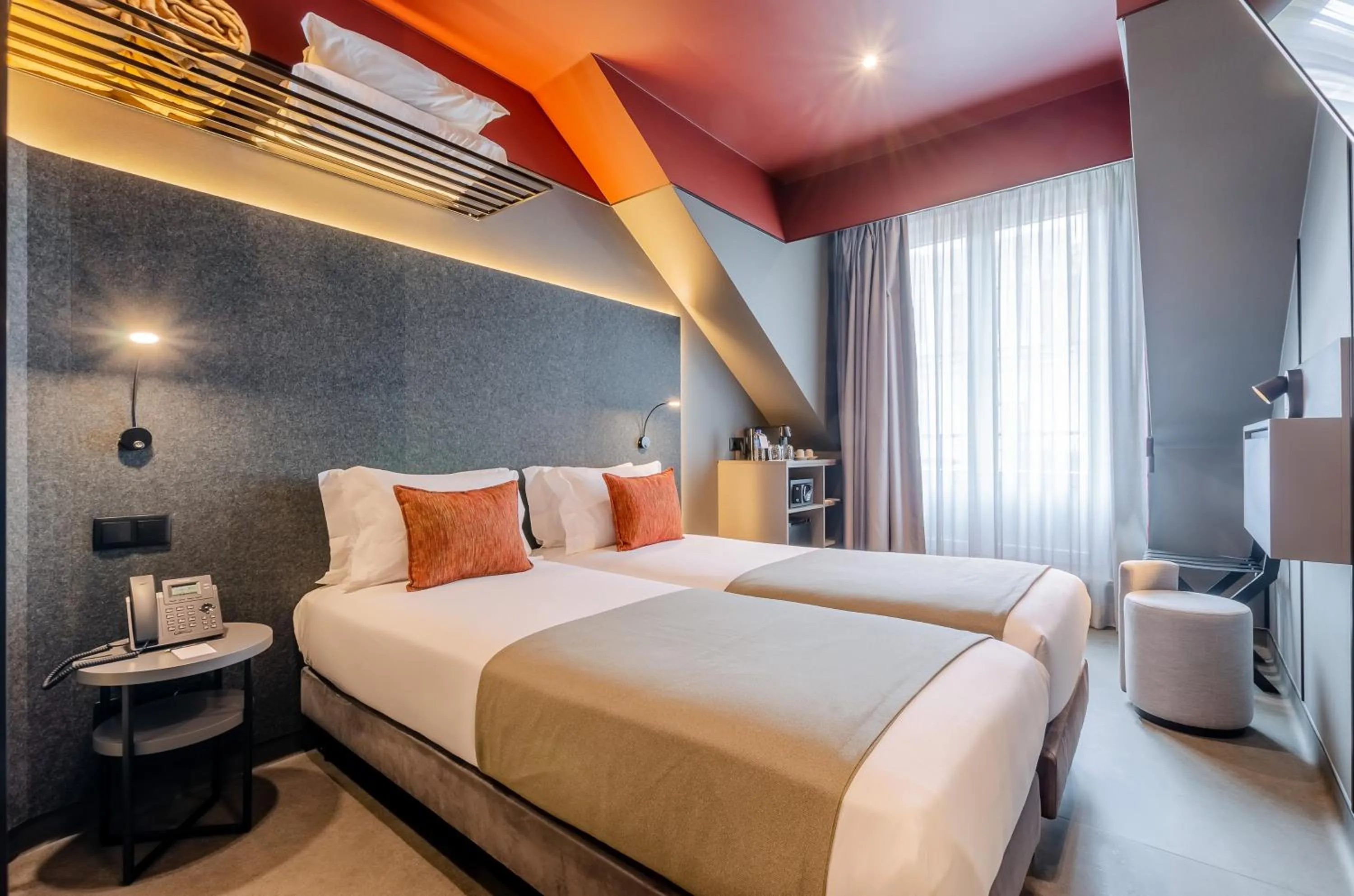 LX Arch Hotel
