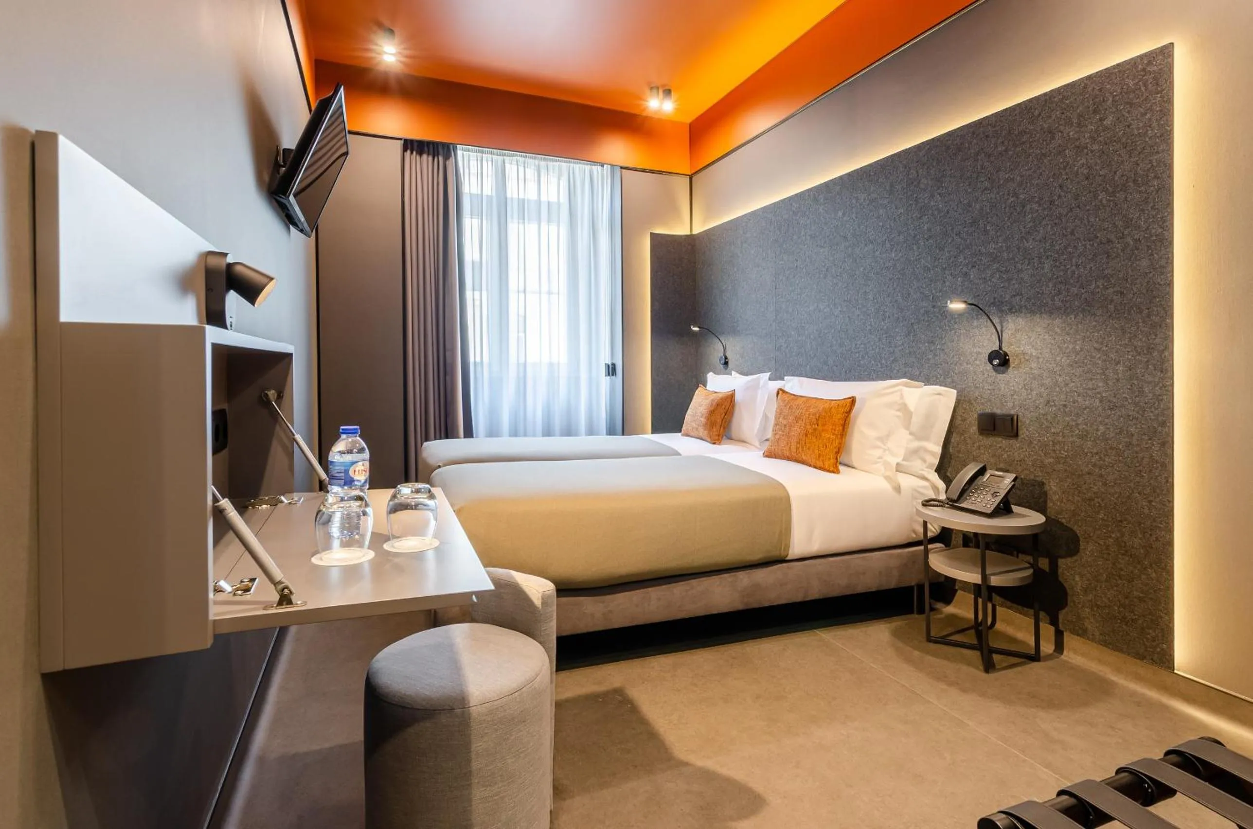 LX Arch Hotel