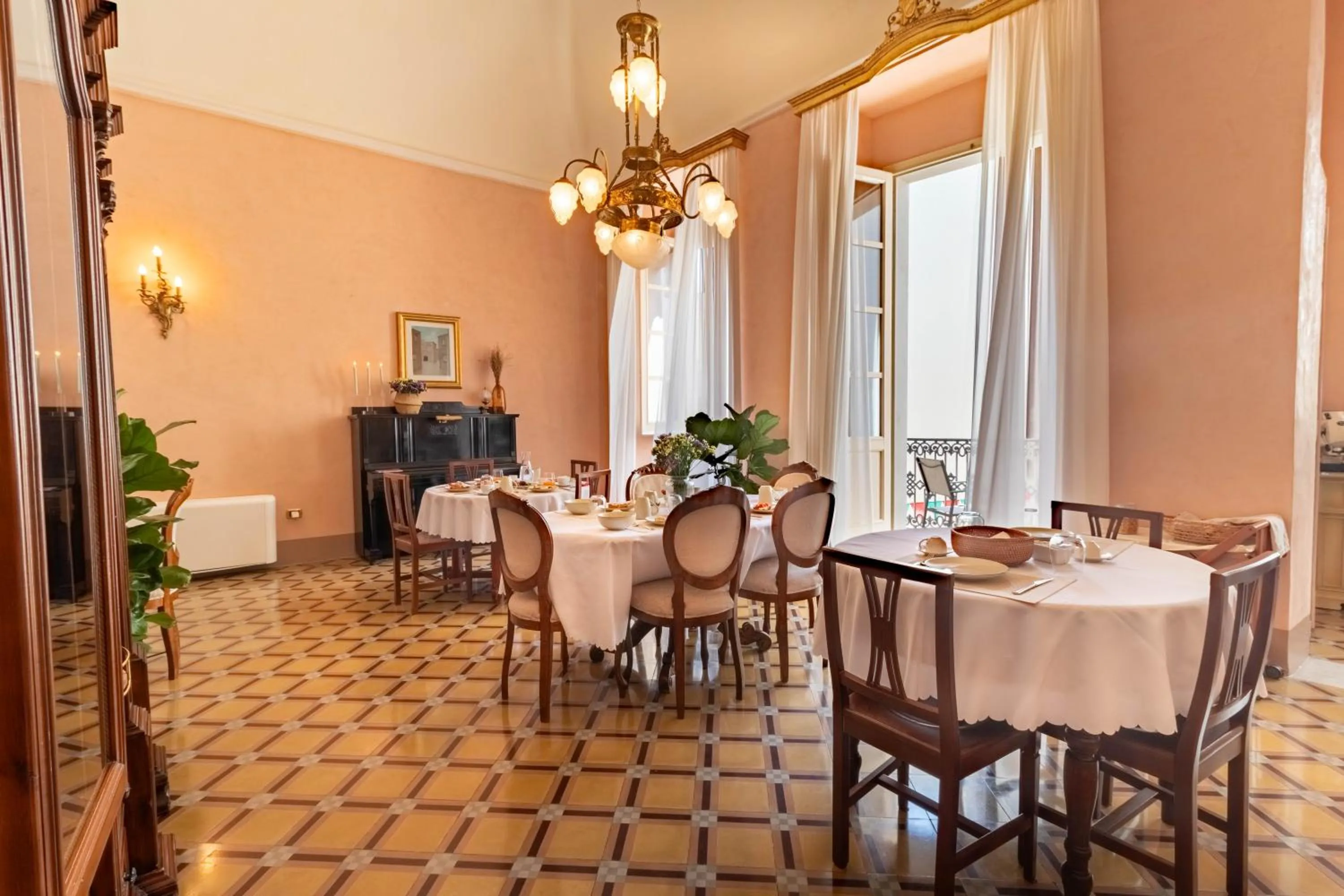 Seating area in Palazzo Zacà