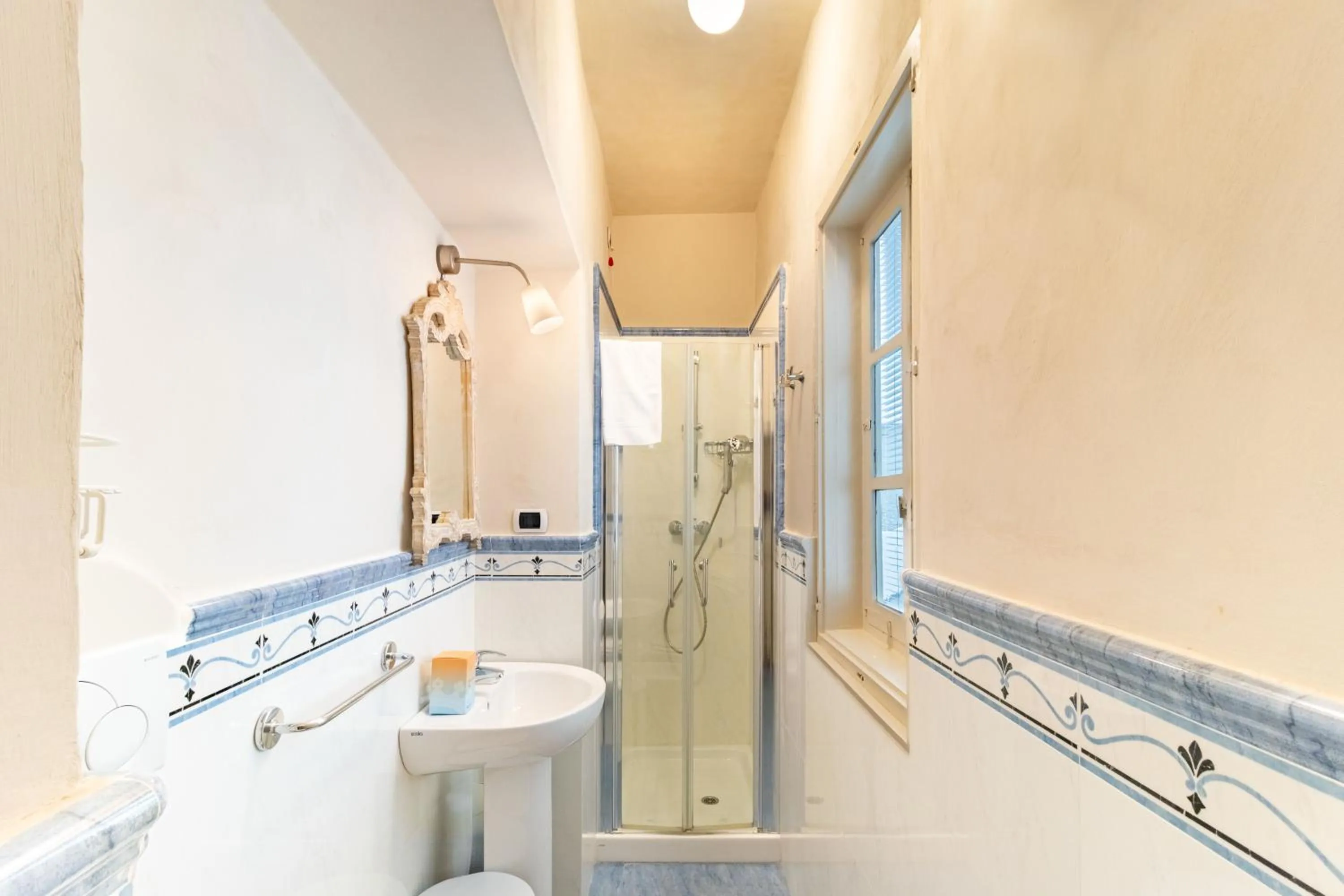 Shower in Palazzo Zacà