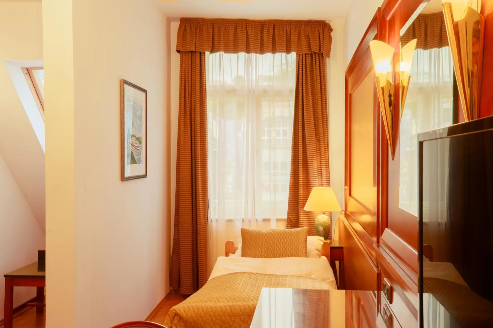 Bed in Hotel Golden Lamb