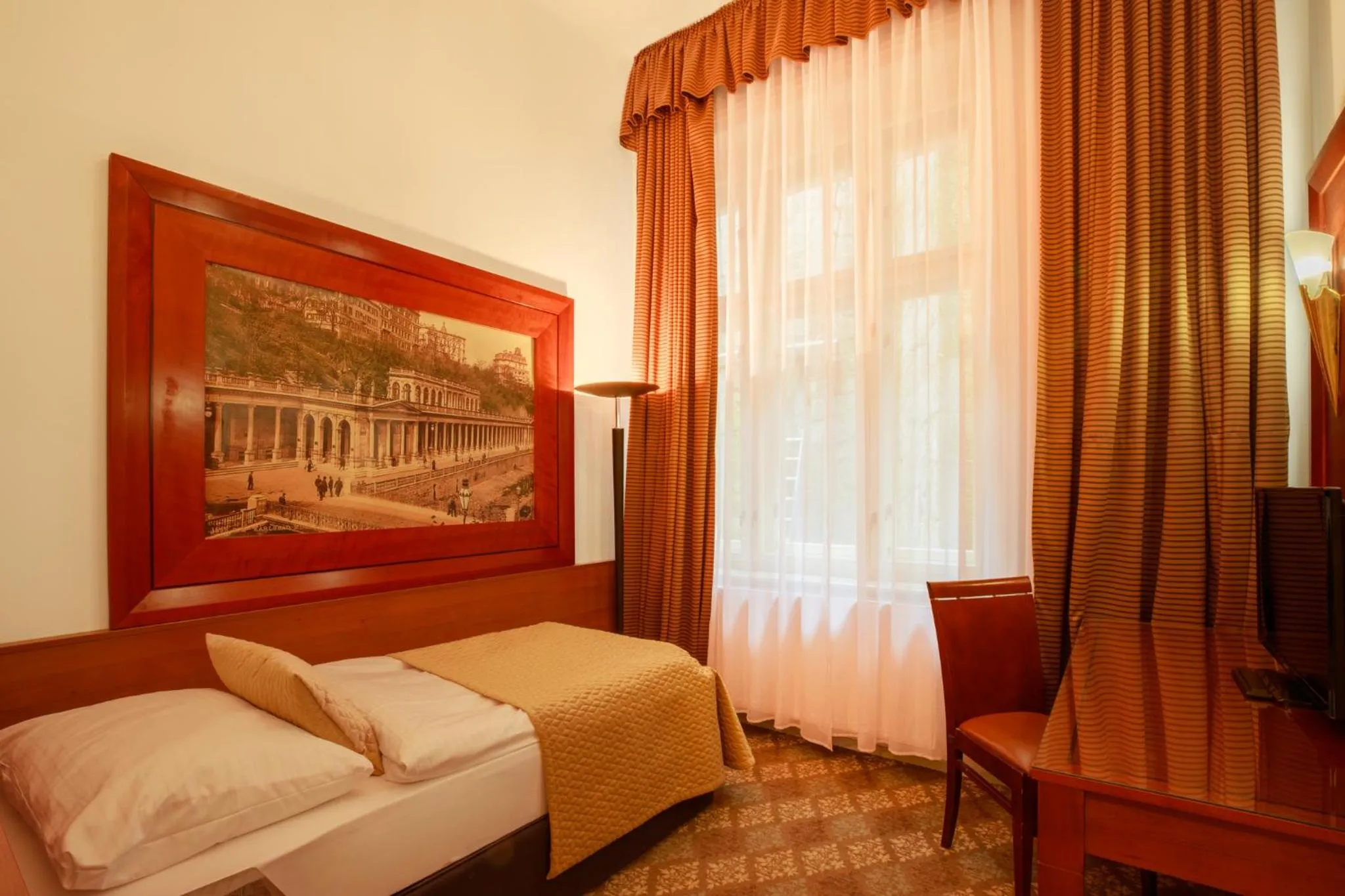 Bed in Hotel Golden Lamb