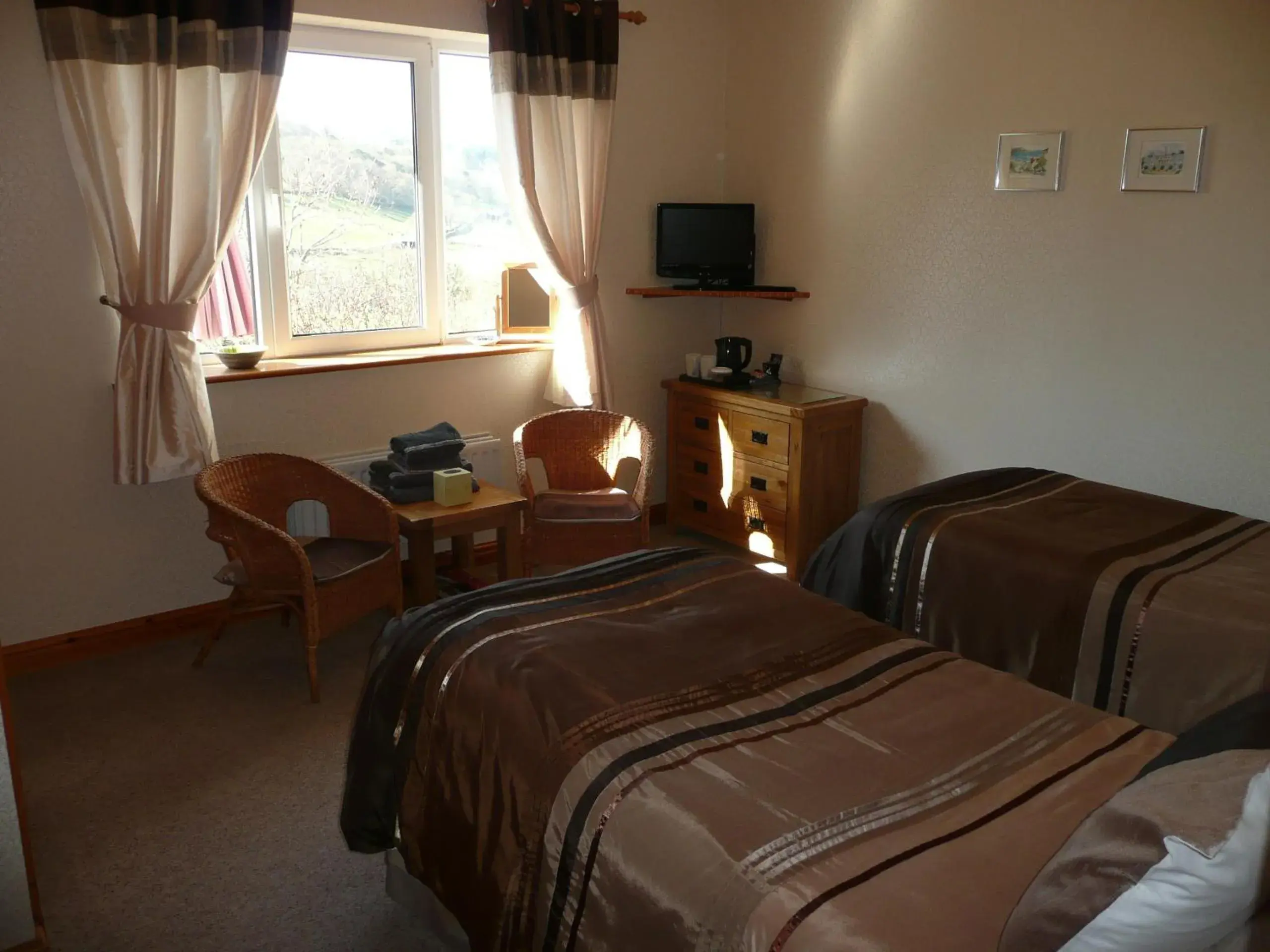 Double or Twin Room with Private External Bathroom in Heulwen Guest House Double or Twin Room with Private External Bathroom in Heulwen Guest House
