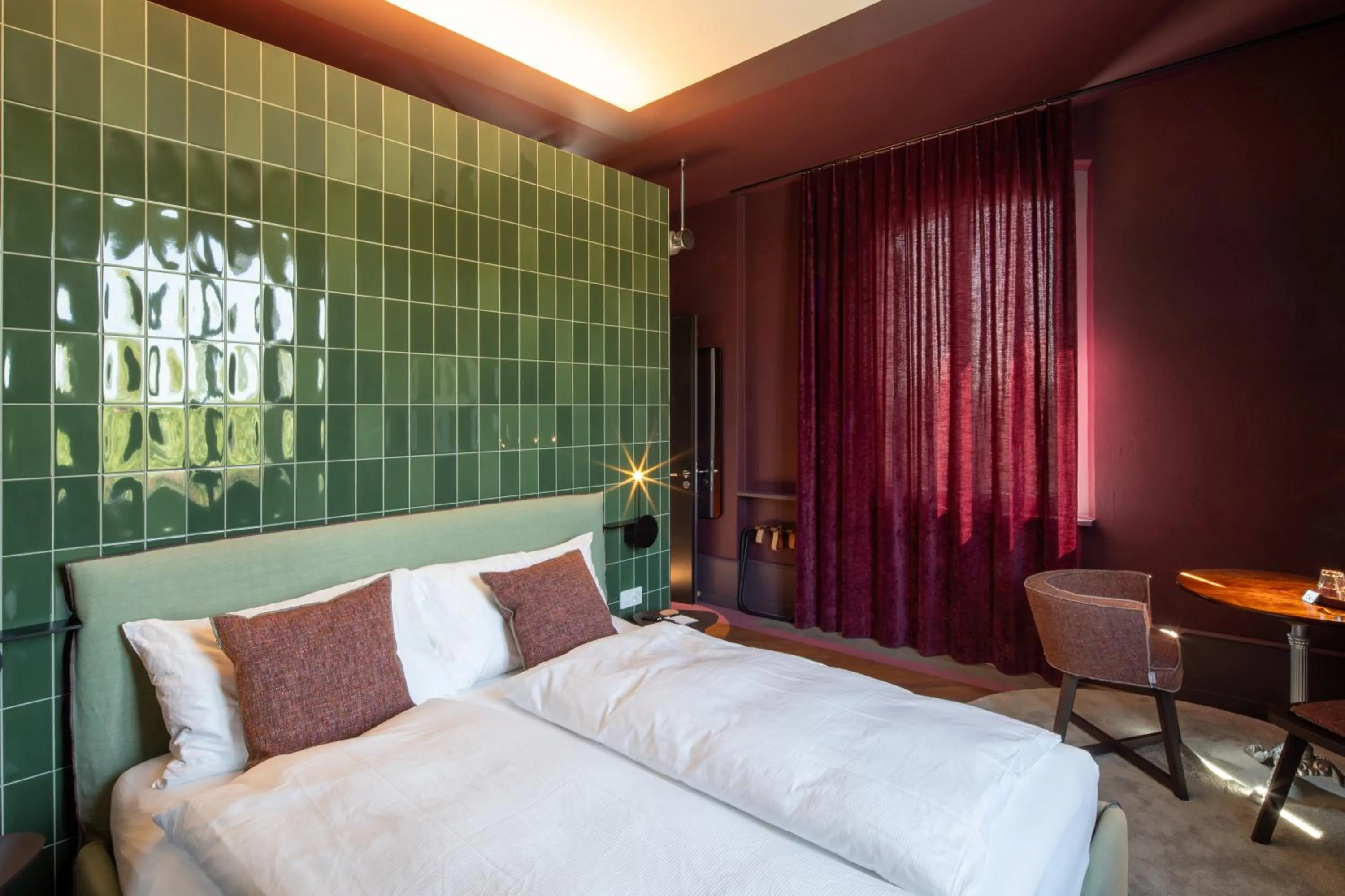 Superior Double Room in Aare Lodge Attisholz Self Check-in
