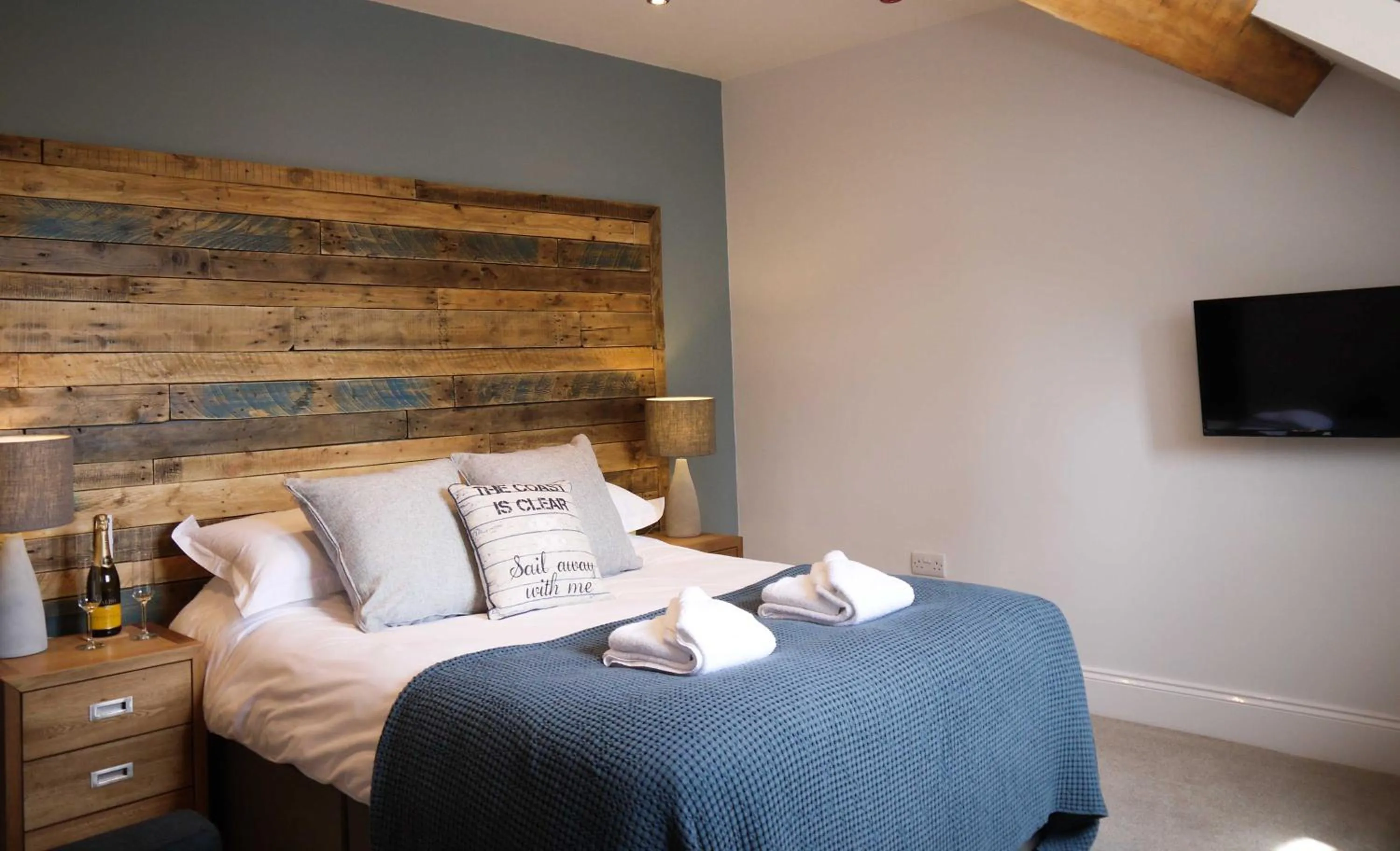 Photo of the whole room, Bed in The Belfry Whitby