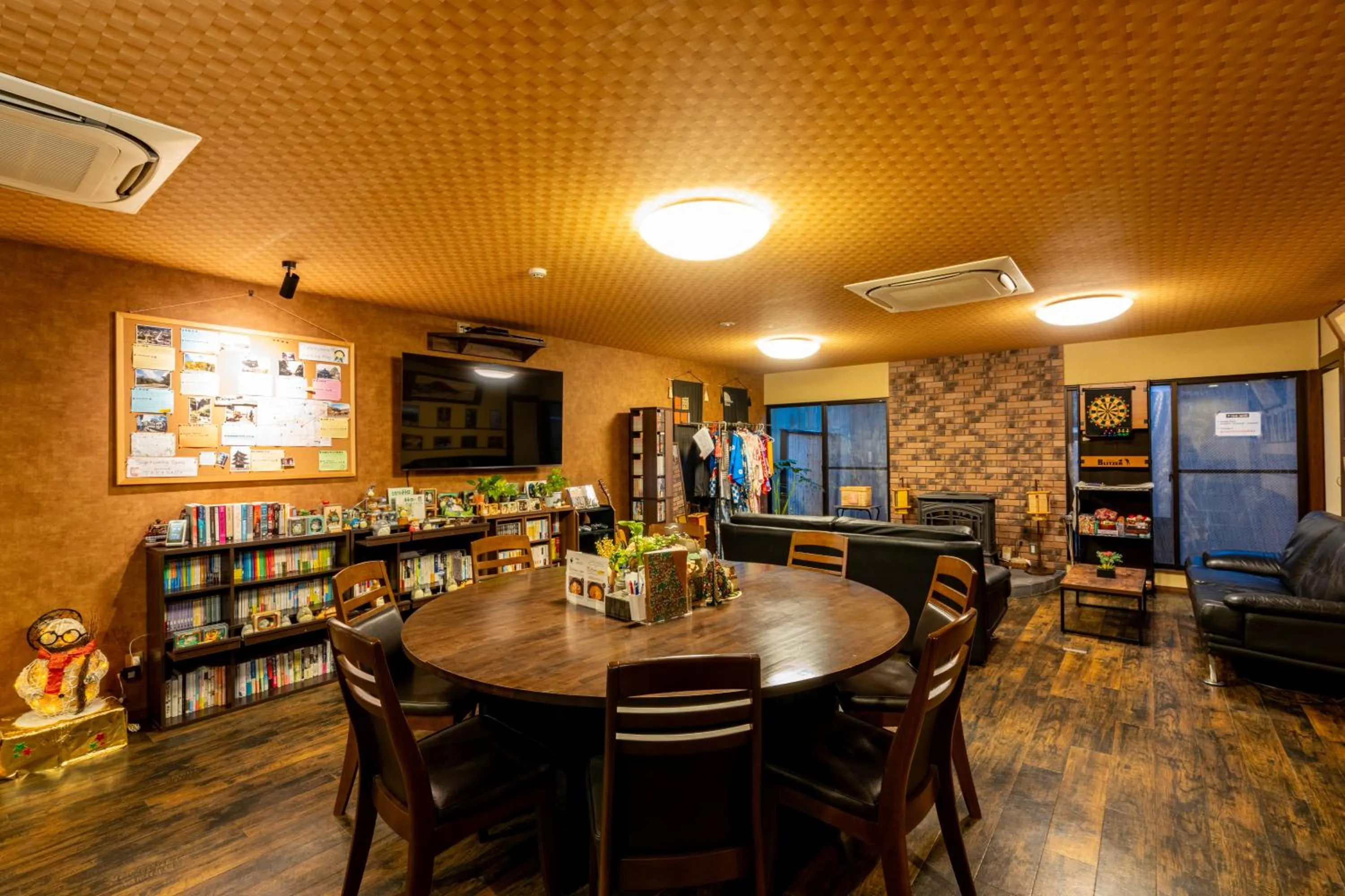 Communal lounge/ TV room in Guest House Ouka