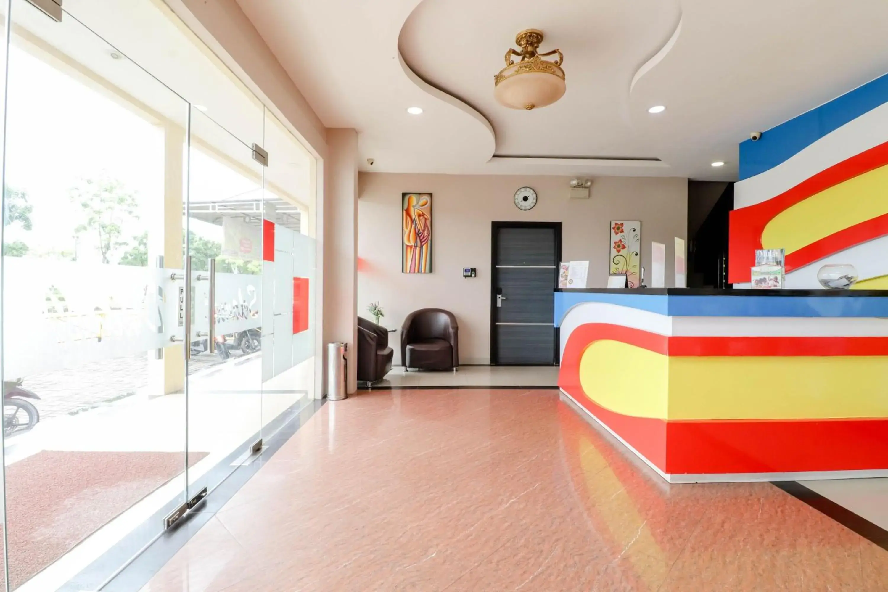 Lobby or reception, Bed in Blitz Hotel Batam Near Sultan Mahmud Ri'ayat Shah Lobby or reception, Bed in Blitz Hotel Batam Near Sultan Mahmud Ri'ayat Shah